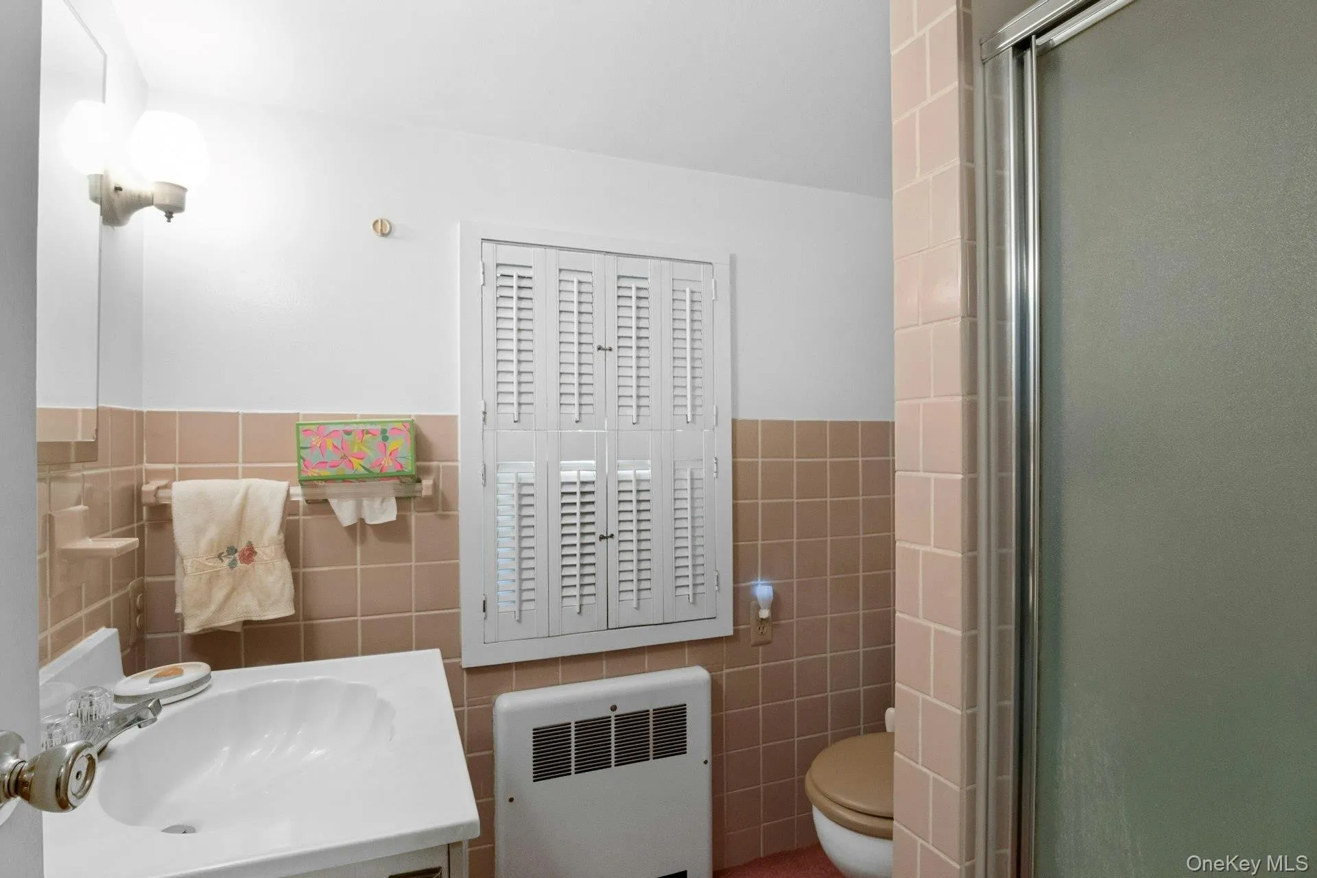Full Hall Bathroom Full Hall Bathroom