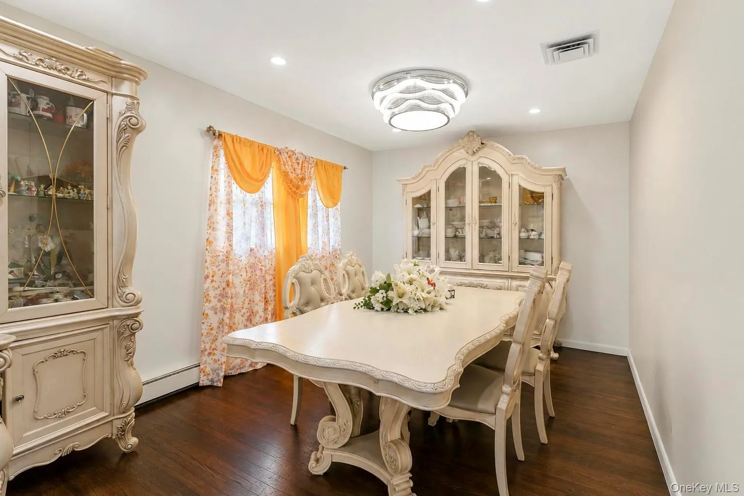 12 Hilton Court, Oyster Bay, NY, 4 Bedrooms Bedrooms, 7 Rooms Rooms,3 BathroomsBathrooms,Residential,For Rent,Hilton,0,1046035 12 Hilton Court, Oyster Bay, NY, 4 Bedrooms Bedrooms, 7 Rooms Rooms,3 BathroomsBathrooms,Residential,For Rent,Hilton,0,1046035