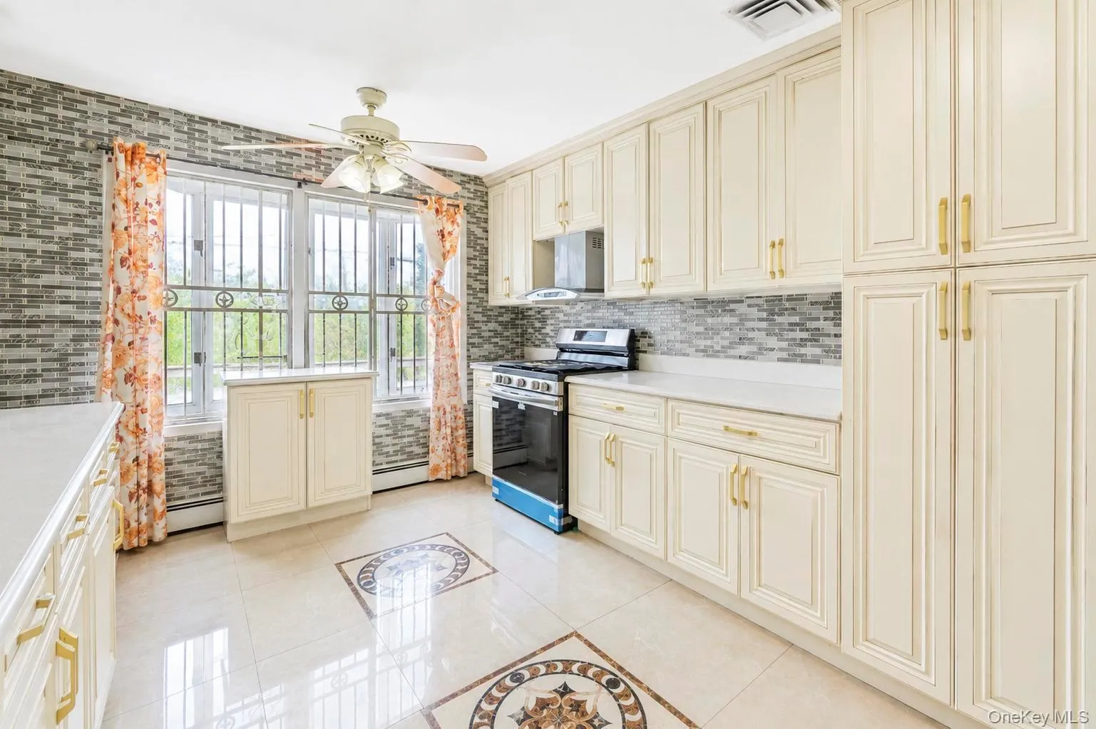 12 Hilton Court, Oyster Bay, NY, 4 Bedrooms Bedrooms, 7 Rooms Rooms,3 BathroomsBathrooms,Residential,For Rent,Hilton,0,1046035 12 Hilton Court, Oyster Bay, NY, 4 Bedrooms Bedrooms, 7 Rooms Rooms,3 BathroomsBathrooms,Residential,For Rent,Hilton,0,1046035