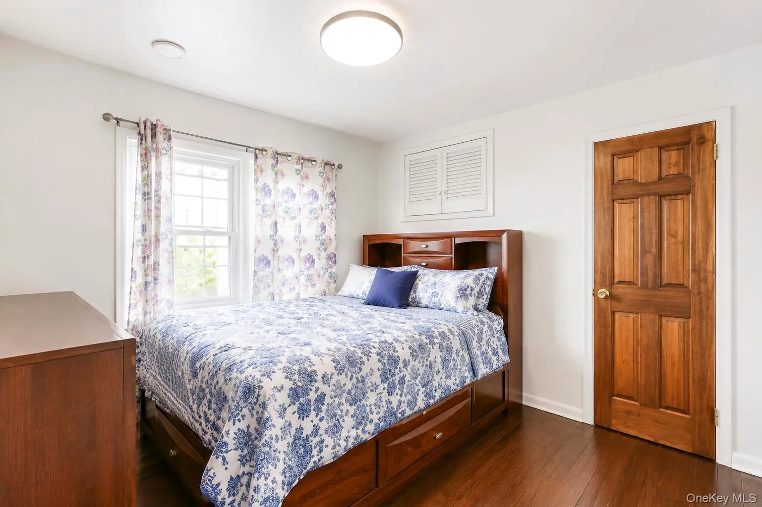 12 Hilton Court, Oyster Bay, NY, 4 Bedrooms Bedrooms, 7 Rooms Rooms,3 BathroomsBathrooms,Residential,For Rent,Hilton,0,1046035 12 Hilton Court, Oyster Bay, NY, 4 Bedrooms Bedrooms, 7 Rooms Rooms,3 BathroomsBathrooms,Residential,For Rent,Hilton,0,1046035