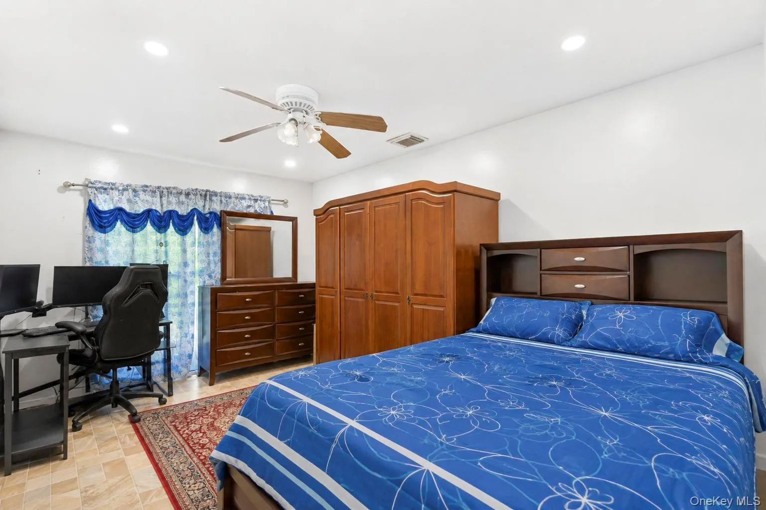 12 Hilton Court, Oyster Bay, NY, 4 Bedrooms Bedrooms, 7 Rooms Rooms,3 BathroomsBathrooms,Residential,For Rent,Hilton,0,1046035 12 Hilton Court, Oyster Bay, NY, 4 Bedrooms Bedrooms, 7 Rooms Rooms,3 BathroomsBathrooms,Residential,For Rent,Hilton,0,1046035