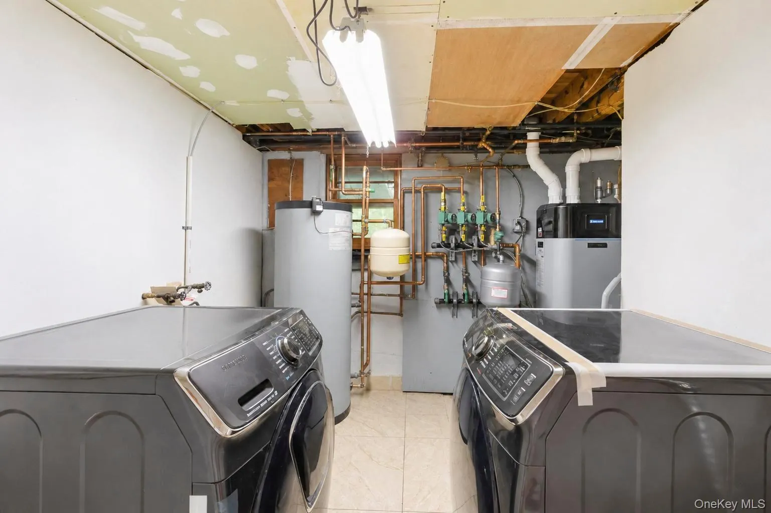 12 Hilton Court, Oyster Bay, NY, 4 Bedrooms Bedrooms, 7 Rooms Rooms,3 BathroomsBathrooms,Residential,For Rent,Hilton,0,1046035 12 Hilton Court, Oyster Bay, NY, 4 Bedrooms Bedrooms, 7 Rooms Rooms,3 BathroomsBathrooms,Residential,For Rent,Hilton,0,1046035