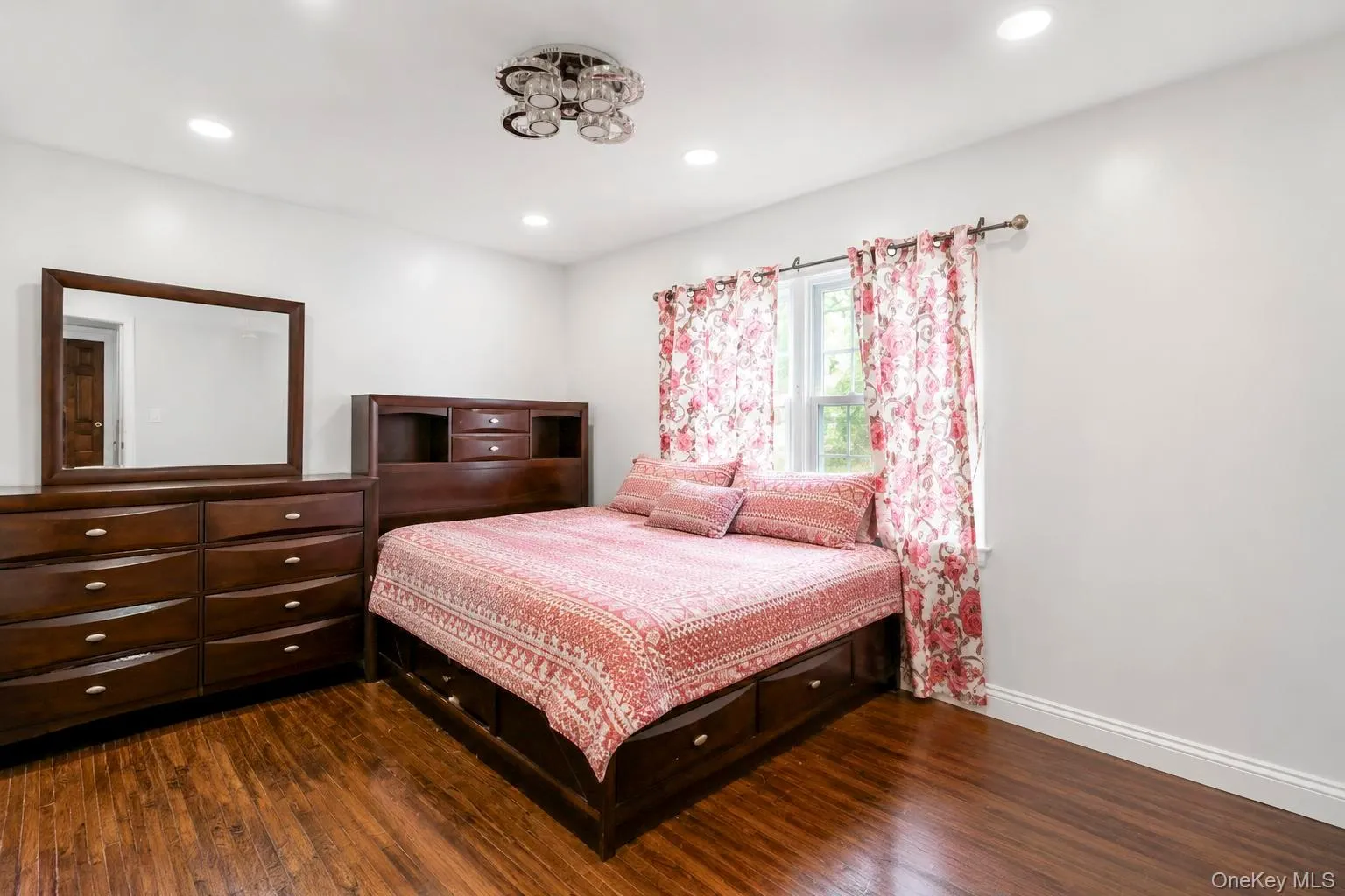 12 Hilton Court, Oyster Bay, NY, 4 Bedrooms Bedrooms, 7 Rooms Rooms,3 BathroomsBathrooms,Residential,For Rent,Hilton,0,1046035 12 Hilton Court, Oyster Bay, NY, 4 Bedrooms Bedrooms, 7 Rooms Rooms,3 BathroomsBathrooms,Residential,For Rent,Hilton,0,1046035