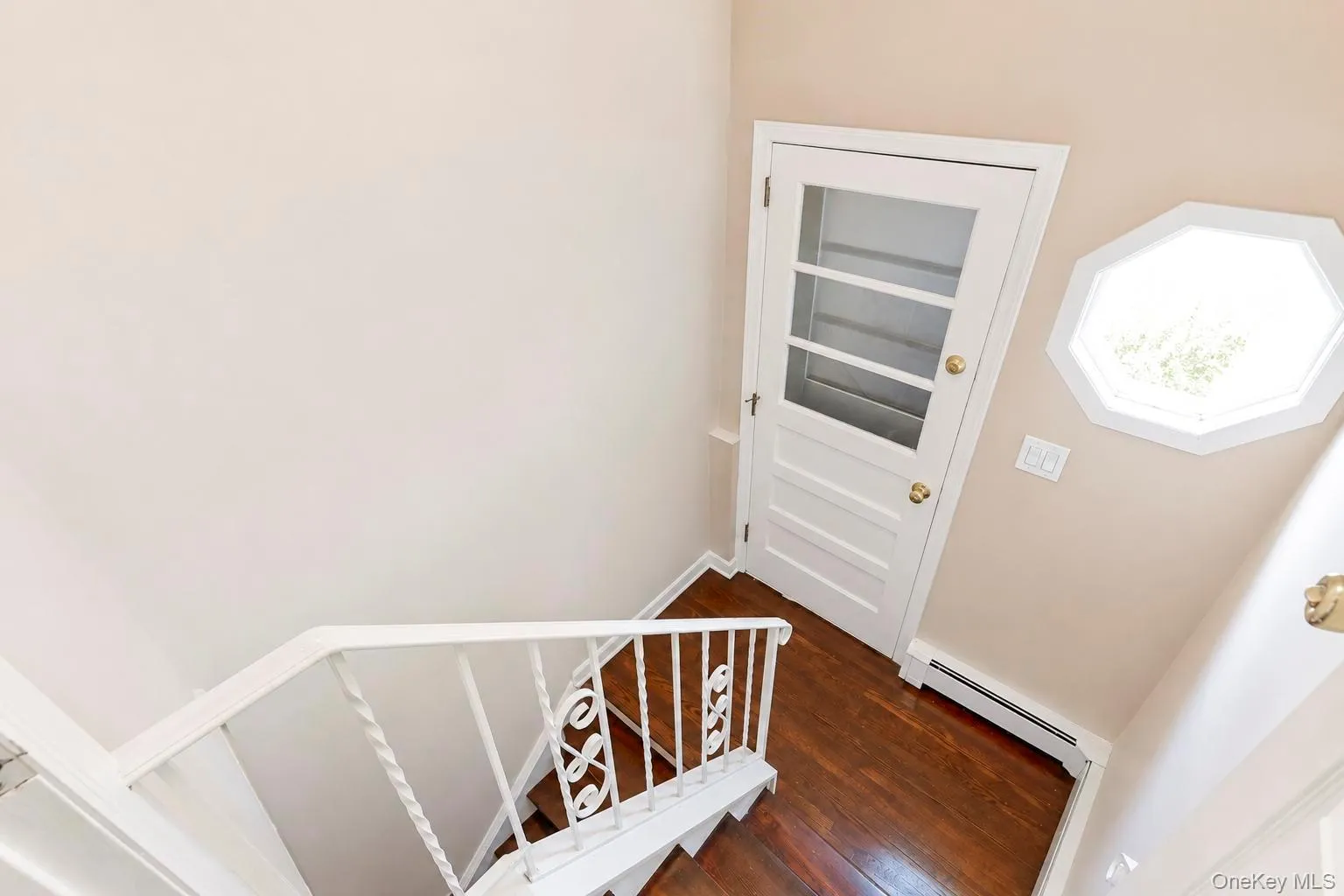 12 Hilton Court, Oyster Bay, NY, 4 Bedrooms Bedrooms, 7 Rooms Rooms,3 BathroomsBathrooms,Residential,For Rent,Hilton,0,1046035 12 Hilton Court, Oyster Bay, NY, 4 Bedrooms Bedrooms, 7 Rooms Rooms,3 BathroomsBathrooms,Residential,For Rent,Hilton,0,1046035