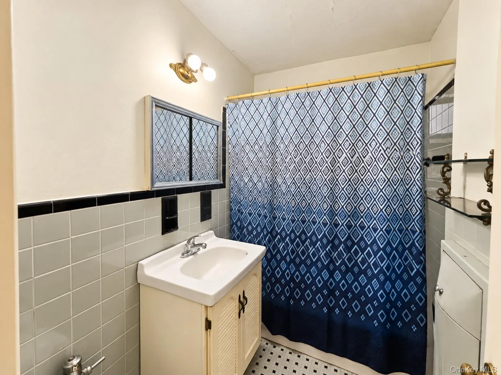 71 Grace Avenue, North Hempstead, NY, 1 Bedroom Bedrooms, 2 Rooms Rooms,1 BathroomBathrooms,Residential,For Rent,Grace,0,1046038 71 Grace Avenue, North Hempstead, NY, 1 Bedroom Bedrooms, 2 Rooms Rooms,1 BathroomBathrooms,Residential,For Rent,Grace,0,1046038