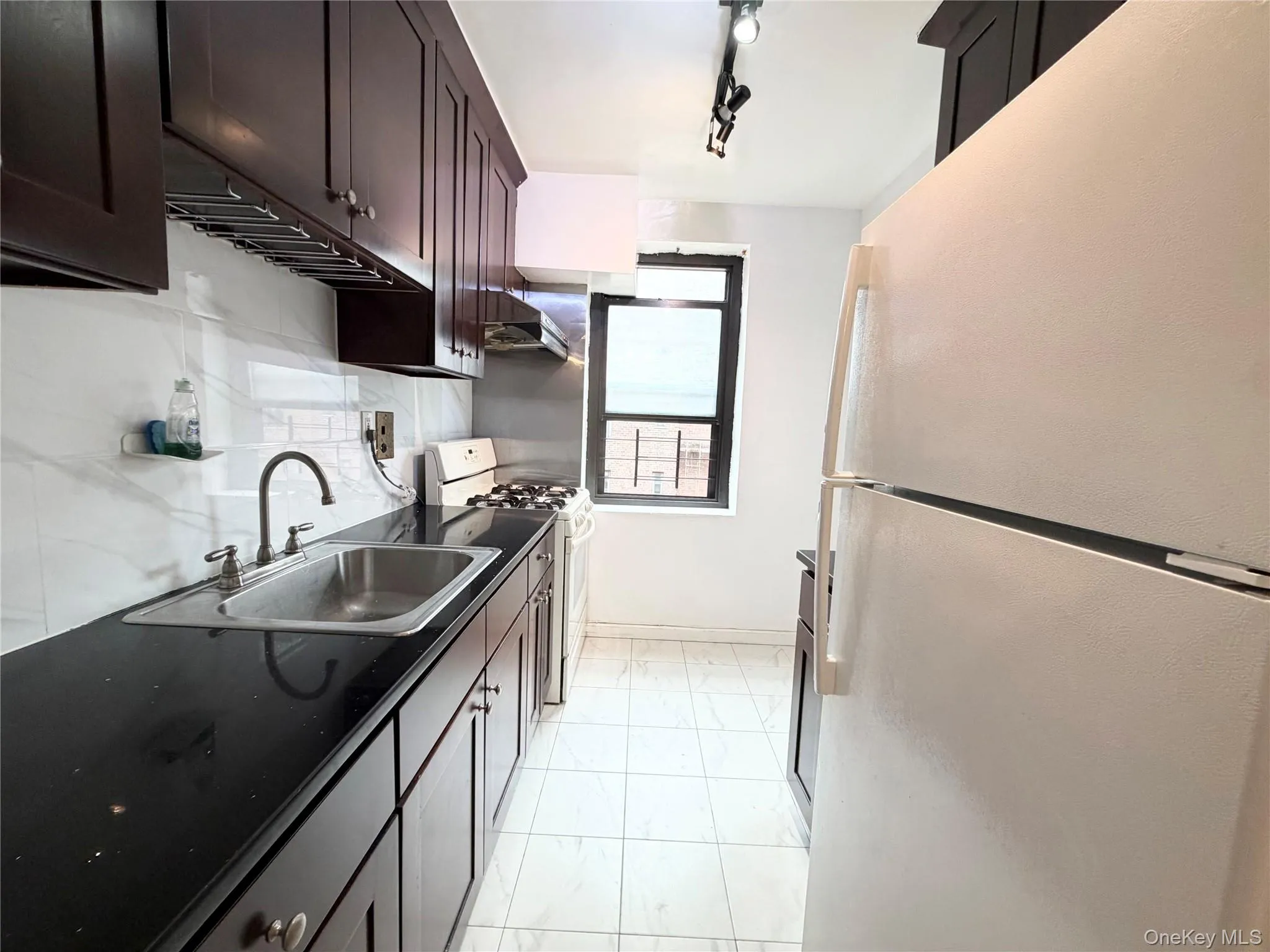 32-43 90th Street, New York, NY, 1 Bedroom Bedrooms, 3 Rooms Rooms,1 BathroomBathrooms,Residential,For Rent,90th,0,1046044 32-43 90th Street, New York, NY, 1 Bedroom Bedrooms, 3 Rooms Rooms,1 BathroomBathrooms,Residential,For Rent,90th,0,1046044