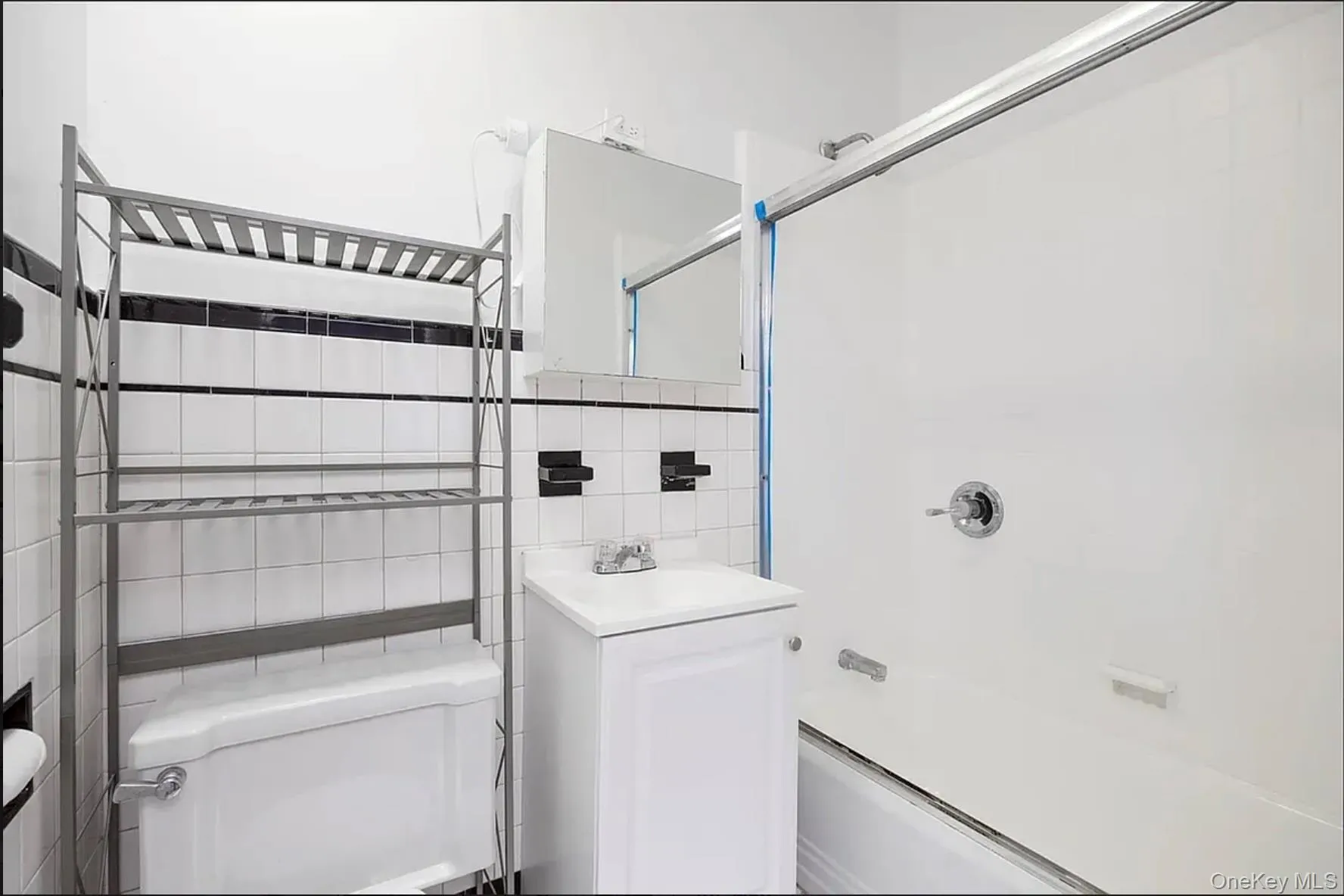 71-52 68th Street, New York, NY, 1 Bedroom Bedrooms, 3 Rooms Rooms,1 BathroomBathrooms,Residential Lease,For Rent,68th,0,1046046 71-52 68th Street, New York, NY, 1 Bedroom Bedrooms, 3 Rooms Rooms,1 BathroomBathrooms,Residential Lease,For Rent,68th,0,1046046