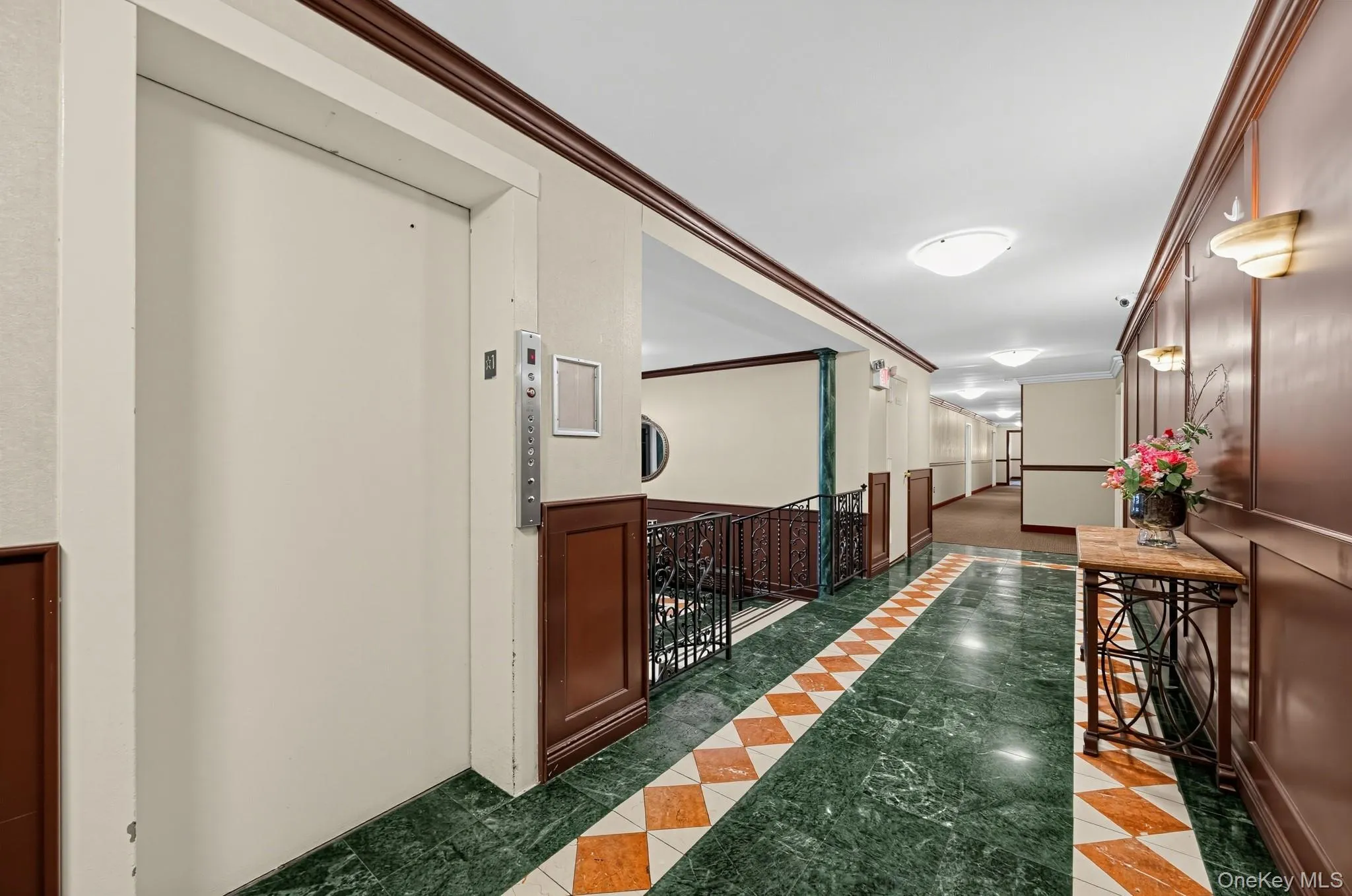 Elevator access adds everyday convenience at 828 Pelhamdale Avenue. Elevator access adds everyday convenience at 828 Pelhamdale Avenue.