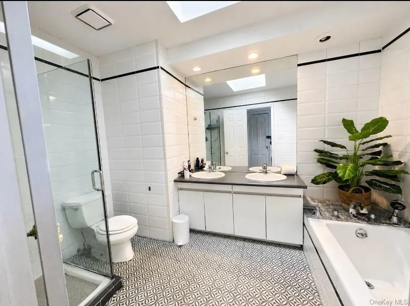 176-29 80th Drive, New York, NY, 5 Bedrooms Bedrooms, 8 Rooms Rooms,3 BathroomsBathrooms,Residential,For Rent,80th,0,1046053 176-29 80th Drive, New York, NY, 5 Bedrooms Bedrooms, 8 Rooms Rooms,3 BathroomsBathrooms,Residential,For Rent,80th,0,1046053