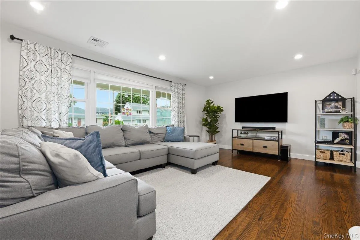 1798 Hannington Avenue, Hempstead, NY, 3 Bedrooms Bedrooms, 7 Rooms Rooms,2 BathroomsBathrooms,Residential,For Rent,Hannington,0,1046055 1798 Hannington Avenue, Hempstead, NY, 3 Bedrooms Bedrooms, 7 Rooms Rooms,2 BathroomsBathrooms,Residential,For Rent,Hannington,0,1046055