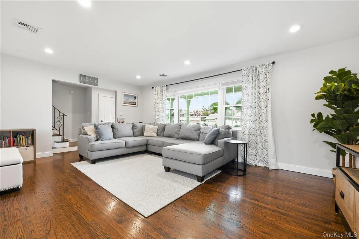 1798 Hannington Avenue, Hempstead, NY, 3 Bedrooms Bedrooms, 7 Rooms Rooms,2 BathroomsBathrooms,Residential,For Rent,Hannington,0,1046055 1798 Hannington Avenue, Hempstead, NY, 3 Bedrooms Bedrooms, 7 Rooms Rooms,2 BathroomsBathrooms,Residential,For Rent,Hannington,0,1046055