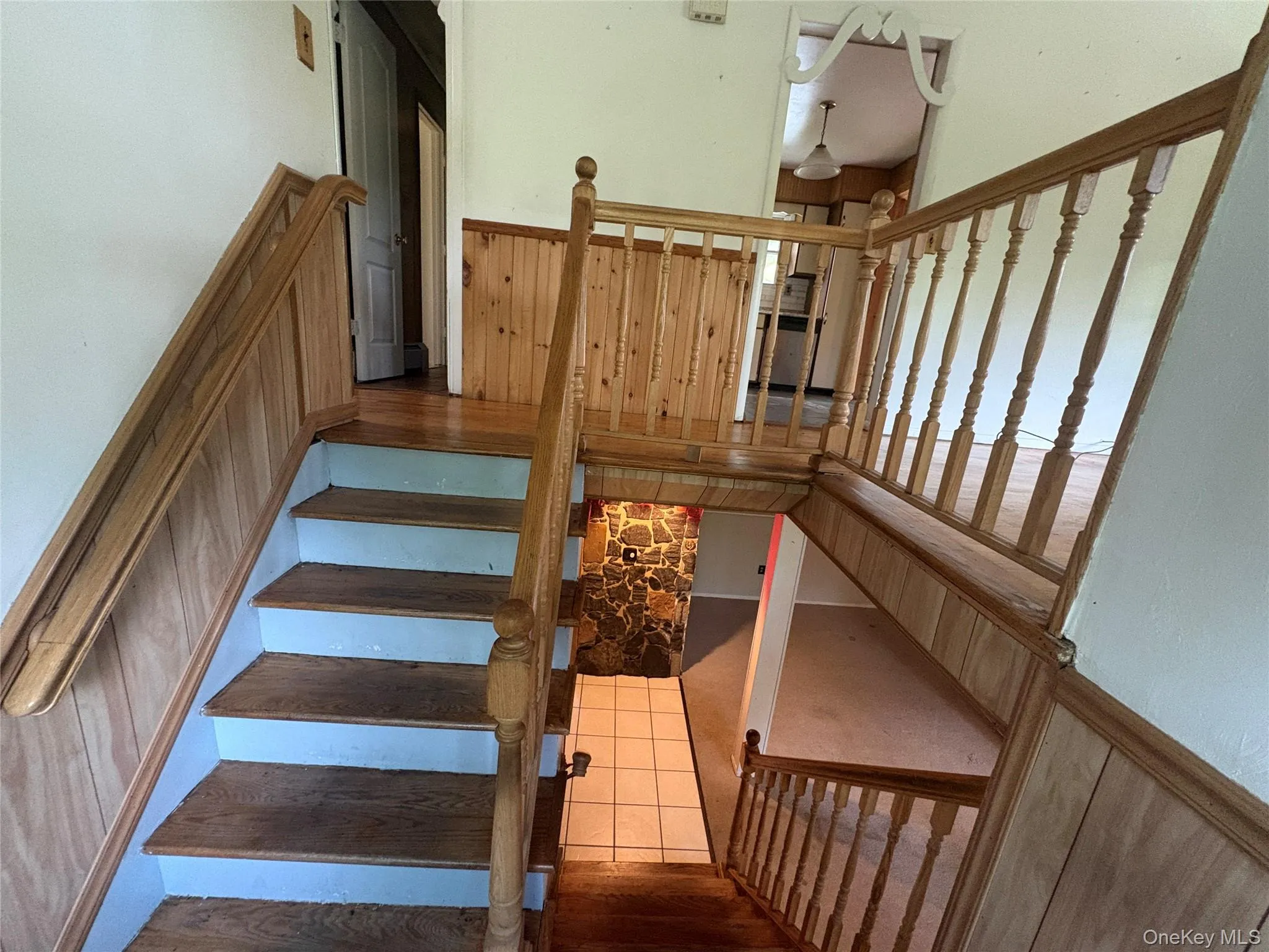 Main entrance/foyer and staircase. Main entrance/foyer and staircase.