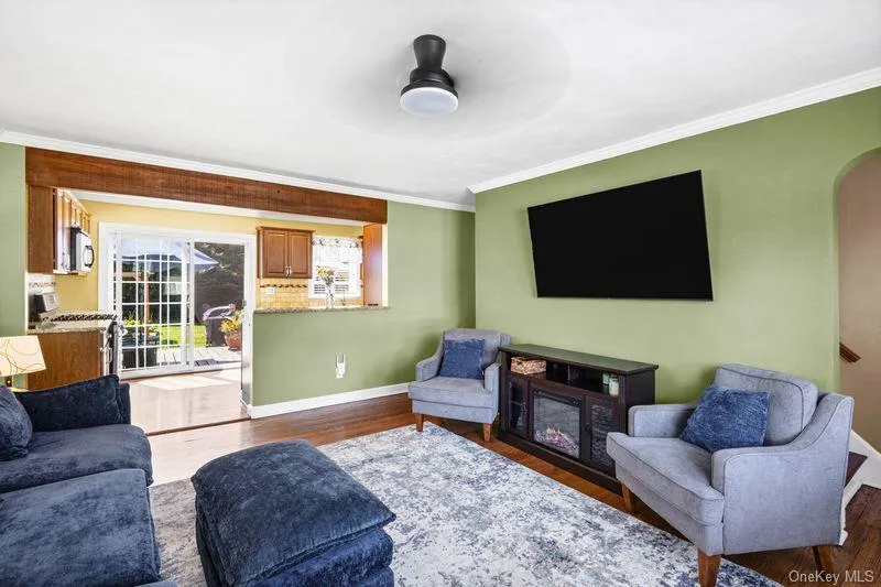 22 Maple Drive, Babylon, NY, 3 Bedrooms Bedrooms, 6 Rooms Rooms,2 BathroomsBathrooms,Residential,For Rent,Maple,0,1046083 22 Maple Drive, Babylon, NY, 3 Bedrooms Bedrooms, 6 Rooms Rooms,2 BathroomsBathrooms,Residential,For Rent,Maple,0,1046083