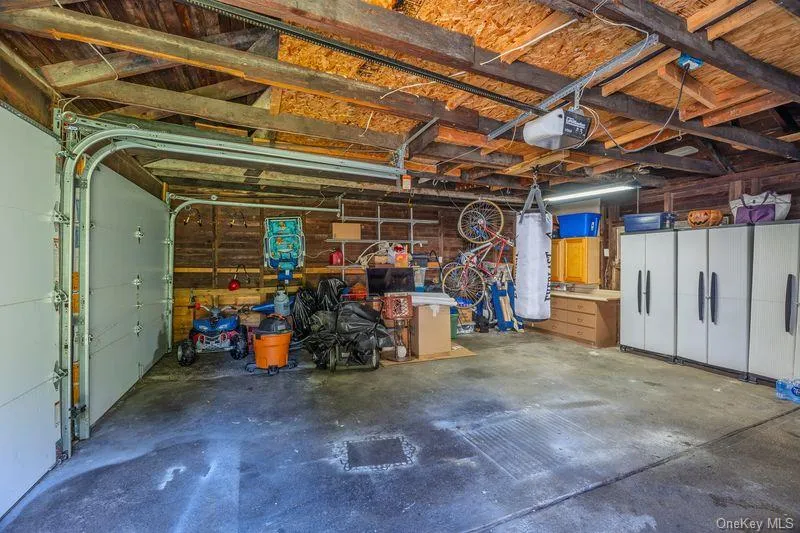 22 Maple Drive, Babylon, NY, 3 Bedrooms Bedrooms, 6 Rooms Rooms,2 BathroomsBathrooms,Residential,For Rent,Maple,0,1046083 22 Maple Drive, Babylon, NY, 3 Bedrooms Bedrooms, 6 Rooms Rooms,2 BathroomsBathrooms,Residential,For Rent,Maple,0,1046083