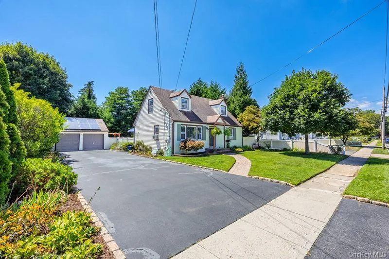 22 Maple Drive, Babylon, NY, 3 Bedrooms Bedrooms, 6 Rooms Rooms,2 BathroomsBathrooms,Residential,For Rent,Maple,0,1046083 22 Maple Drive, Babylon, NY, 3 Bedrooms Bedrooms, 6 Rooms Rooms,2 BathroomsBathrooms,Residential,For Rent,Maple,0,1046083