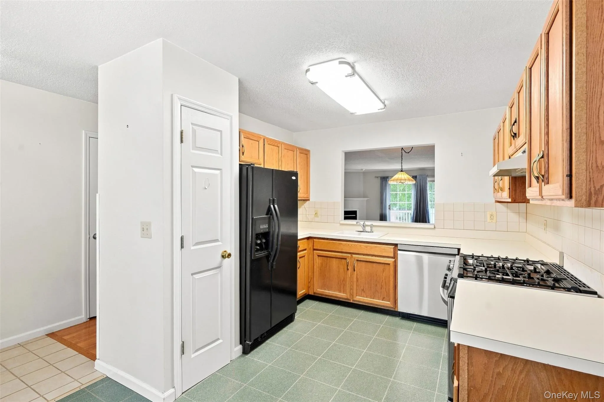 103 Kensington Court, Southeast, NY, 2 Bedrooms Bedrooms, 6 Rooms Rooms,2 BathroomsBathrooms,Residential,For Rent,Kensington,0,1046108 103 Kensington Court, Southeast, NY, 2 Bedrooms Bedrooms, 6 Rooms Rooms,2 BathroomsBathrooms,Residential,For Rent,Kensington,0,1046108