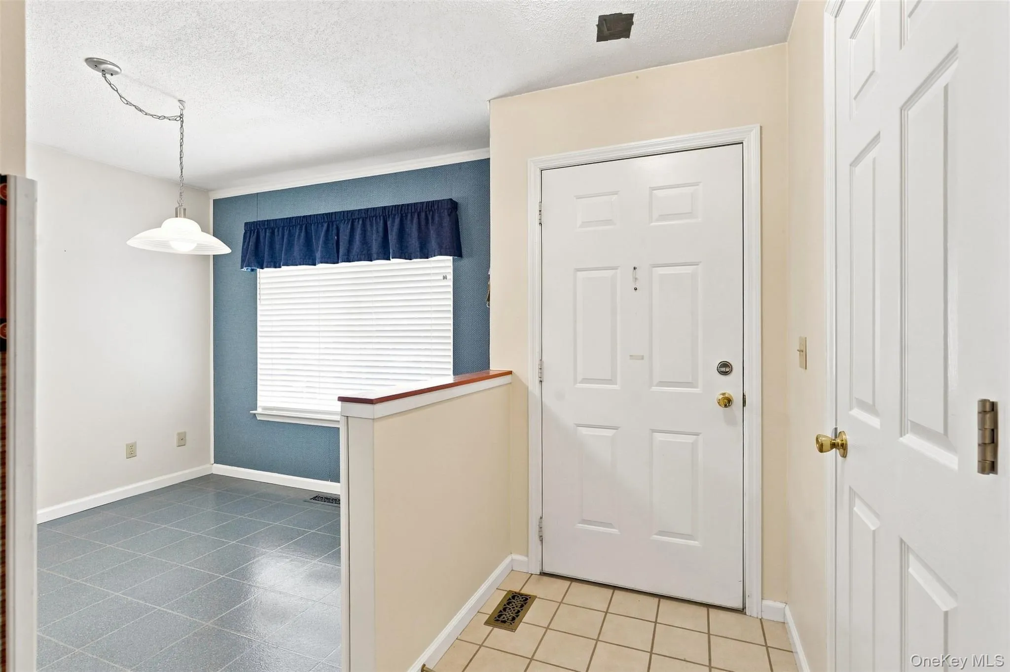 103 Kensington Court, Southeast, NY, 2 Bedrooms Bedrooms, 6 Rooms Rooms,2 BathroomsBathrooms,Residential,For Rent,Kensington,0,1046108 103 Kensington Court, Southeast, NY, 2 Bedrooms Bedrooms, 6 Rooms Rooms,2 BathroomsBathrooms,Residential,For Rent,Kensington,0,1046108