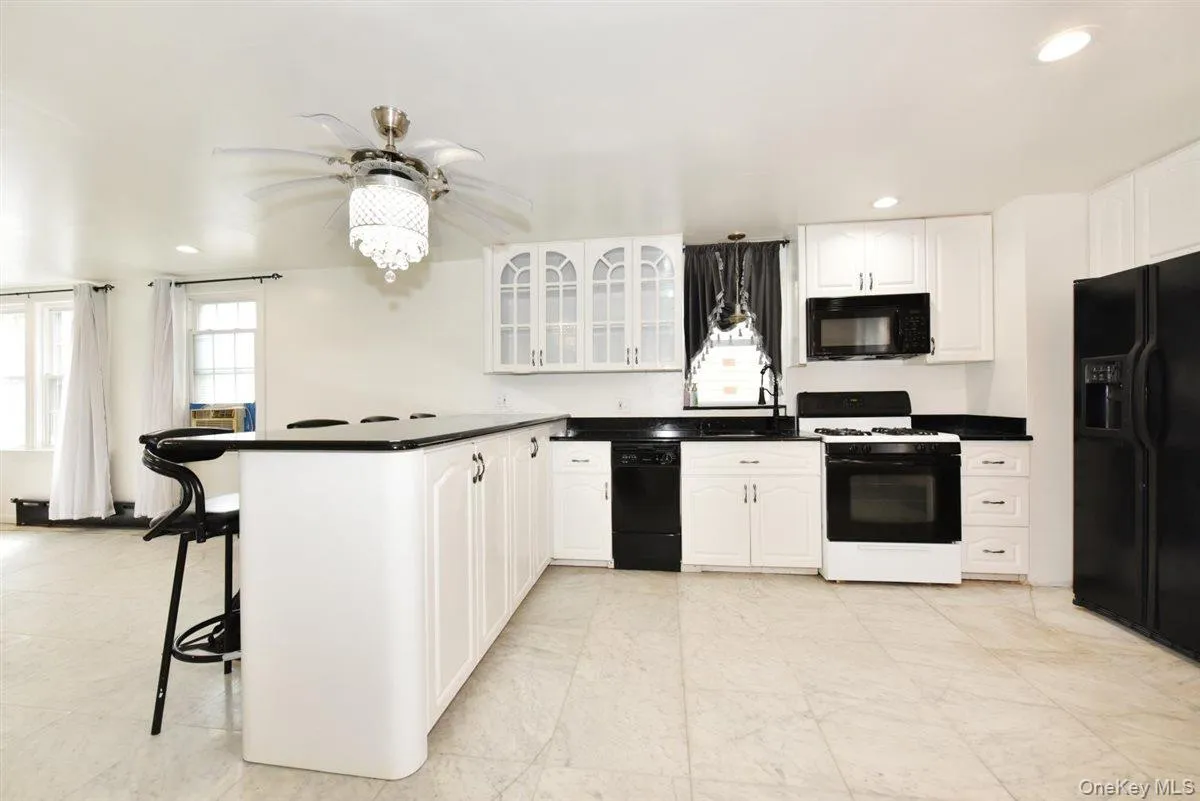 119-26 Inwood Street, New York, NY, 2 Bedrooms Bedrooms, 4 Rooms Rooms,1 BathroomBathrooms,Residential,For Rent,Inwood,0,1046109 119-26 Inwood Street, New York, NY, 2 Bedrooms Bedrooms, 4 Rooms Rooms,1 BathroomBathrooms,Residential,For Rent,Inwood,0,1046109