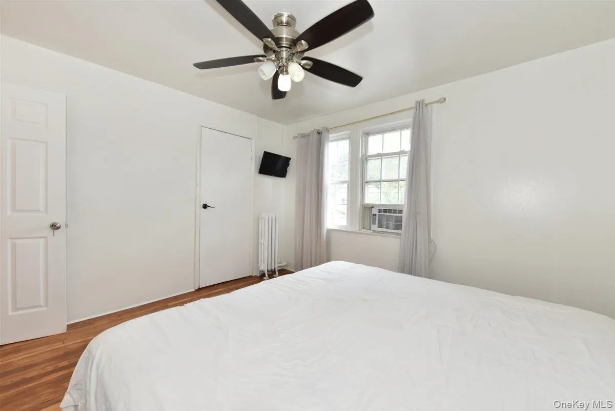 119-26 Inwood Street, New York, NY, 2 Bedrooms Bedrooms, 4 Rooms Rooms,1 BathroomBathrooms,Residential,For Rent,Inwood,0,1046109 119-26 Inwood Street, New York, NY, 2 Bedrooms Bedrooms, 4 Rooms Rooms,1 BathroomBathrooms,Residential,For Rent,Inwood,0,1046109
