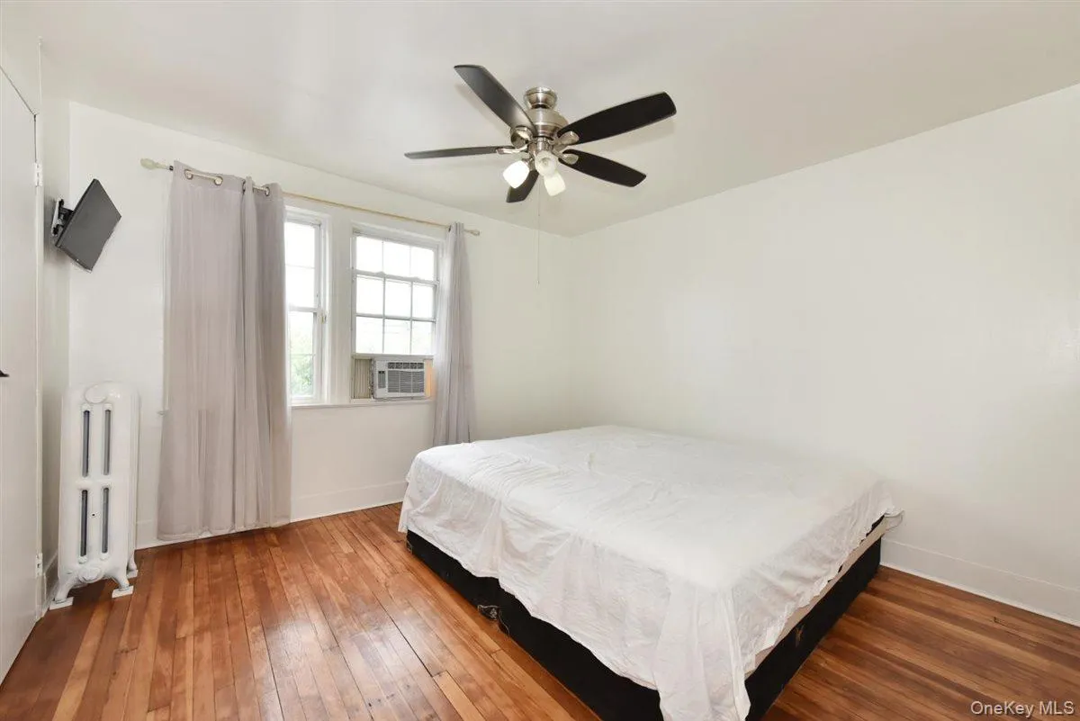 119-26 Inwood Street, New York, NY, 2 Bedrooms Bedrooms, 4 Rooms Rooms,1 BathroomBathrooms,Residential,For Rent,Inwood,0,1046109 119-26 Inwood Street, New York, NY, 2 Bedrooms Bedrooms, 4 Rooms Rooms,1 BathroomBathrooms,Residential,For Rent,Inwood,0,1046109