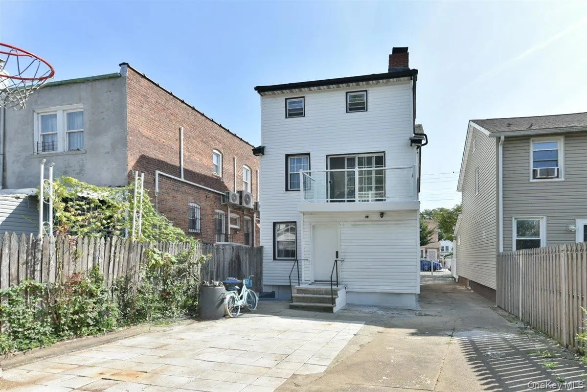 119-26 Inwood Street, New York, NY, 2 Bedrooms Bedrooms, 4 Rooms Rooms,1 BathroomBathrooms,Residential,For Rent,Inwood,0,1046109 119-26 Inwood Street, New York, NY, 2 Bedrooms Bedrooms, 4 Rooms Rooms,1 BathroomBathrooms,Residential,For Rent,Inwood,0,1046109