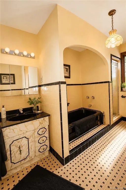 3914 Avenue T, New York, NY, 3 Bedrooms Bedrooms, 7 Rooms Rooms,2 BathroomsBathrooms,Residential,For Rent,Avenue T,0,1046115 3914 Avenue T, New York, NY, 3 Bedrooms Bedrooms, 7 Rooms Rooms,2 BathroomsBathrooms,Residential,For Rent,Avenue T,0,1046115