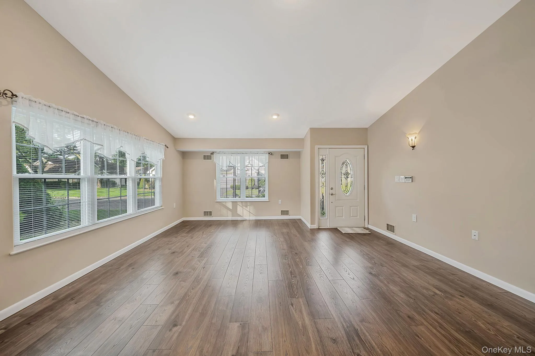 279 Glen Drive, Brookhaven, NY, 2 Bedrooms Bedrooms, 5 Rooms Rooms,2 BathroomsBathrooms,Residential,For Rent,Glen,0,1046123 279 Glen Drive, Brookhaven, NY, 2 Bedrooms Bedrooms, 5 Rooms Rooms,2 BathroomsBathrooms,Residential,For Rent,Glen,0,1046123