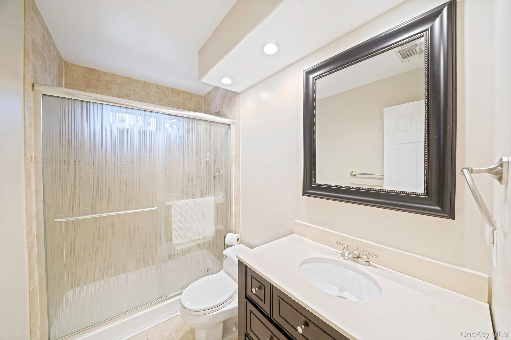 279 Glen Drive, Brookhaven, NY, 2 Bedrooms Bedrooms, 5 Rooms Rooms,2 BathroomsBathrooms,Residential,For Rent,Glen,0,1046123 279 Glen Drive, Brookhaven, NY, 2 Bedrooms Bedrooms, 5 Rooms Rooms,2 BathroomsBathrooms,Residential,For Rent,Glen,0,1046123