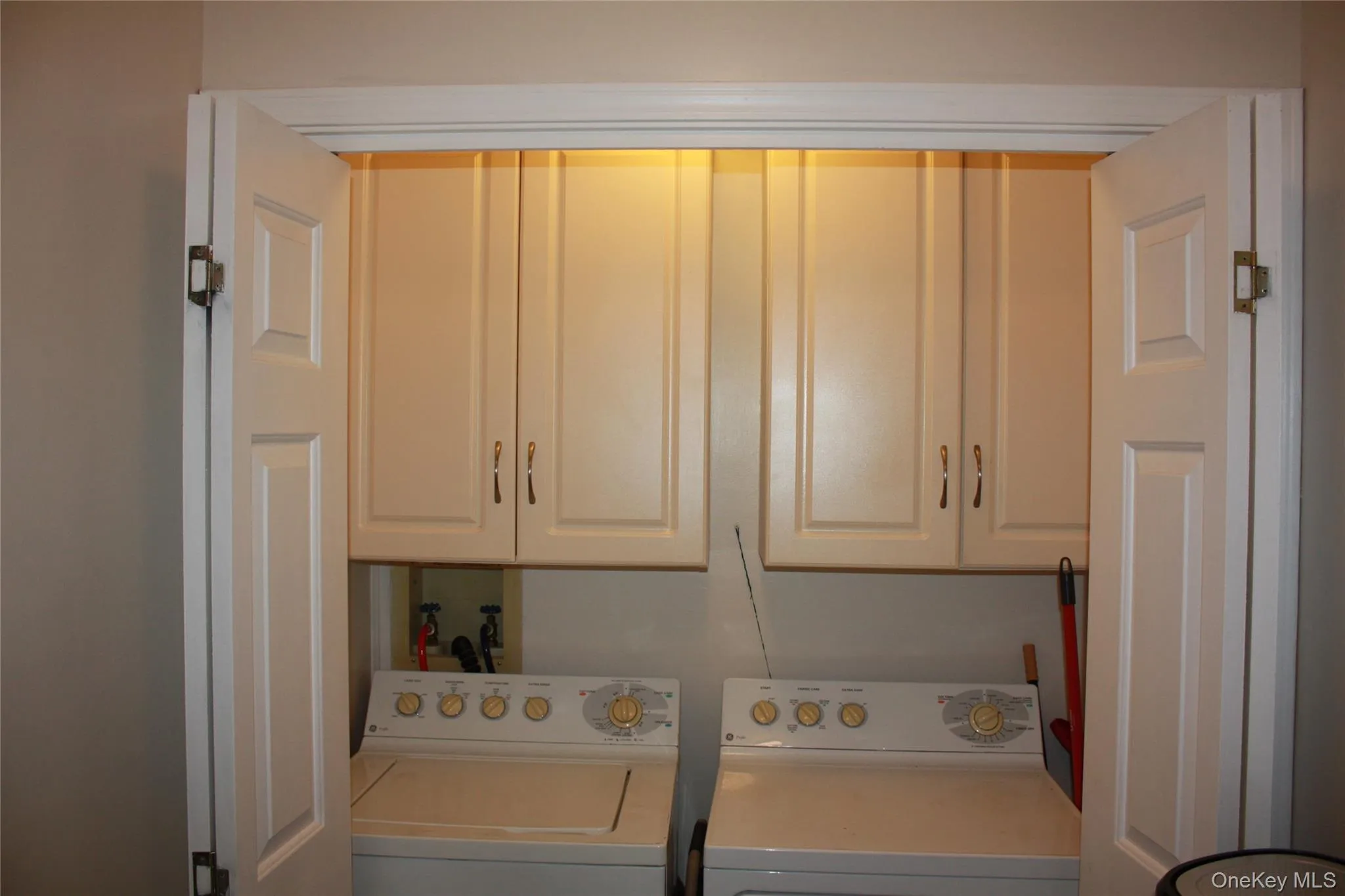 17 Benton Drive, Deerpark, NY, 3 Bedrooms Bedrooms, 8 Rooms Rooms,2 BathroomsBathrooms,Residential,For Rent,Benton,0,1046129 17 Benton Drive, Deerpark, NY, 3 Bedrooms Bedrooms, 8 Rooms Rooms,2 BathroomsBathrooms,Residential,For Rent,Benton,0,1046129