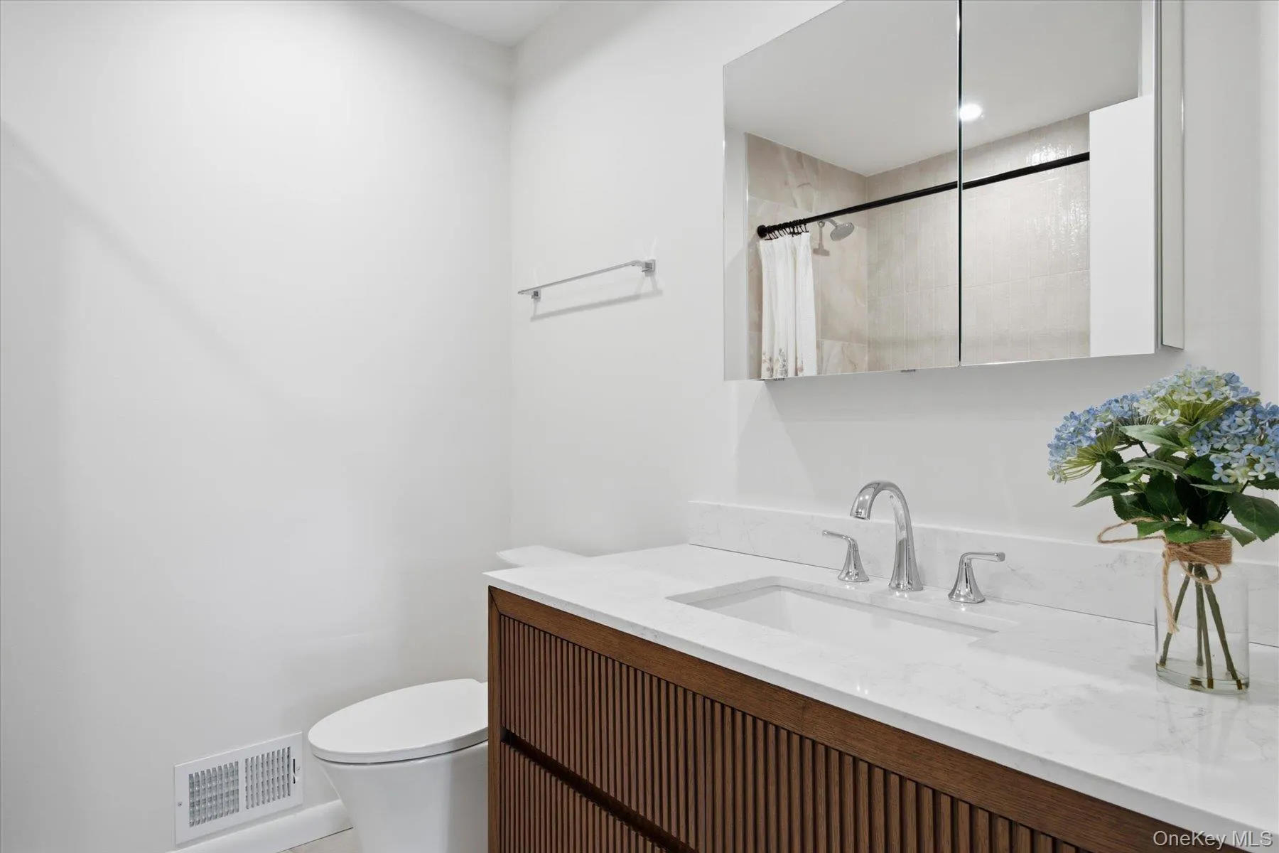 Full guest bathroom Full guest bathroom