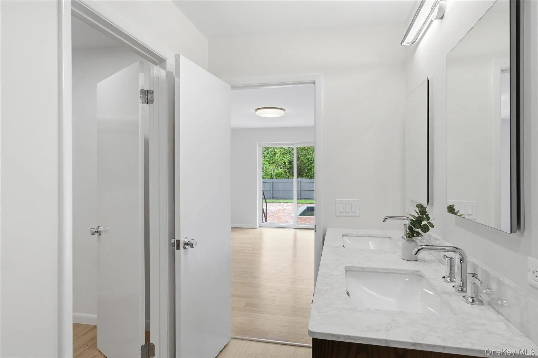 Primary ensuite with true walk in closet Primary ensuite with true walk in closet