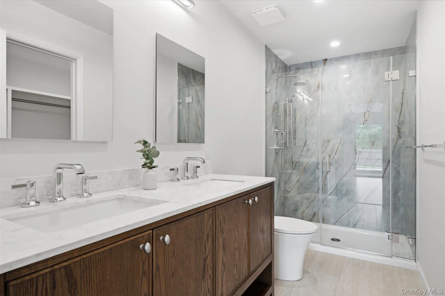 Primary ensuite with true walk in closet Primary ensuite with true walk in closet