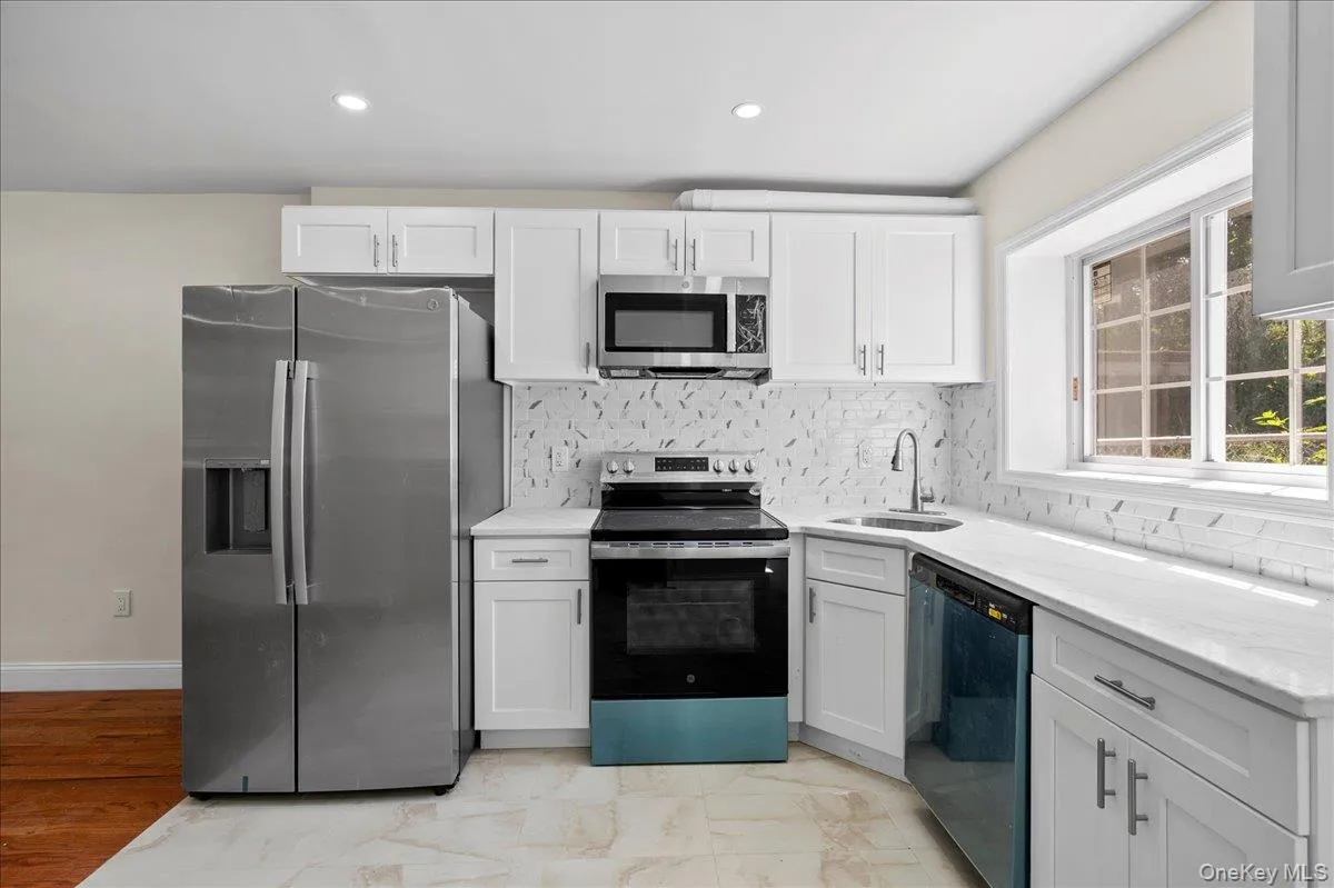 1302 223rd Street, New York, NY, 3 Bedrooms Bedrooms, 5 Rooms Rooms,2 BathroomsBathrooms,Residential,For Rent,223rd,0,1046142 1302 223rd Street, New York, NY, 3 Bedrooms Bedrooms, 5 Rooms Rooms,2 BathroomsBathrooms,Residential,For Rent,223rd,0,1046142