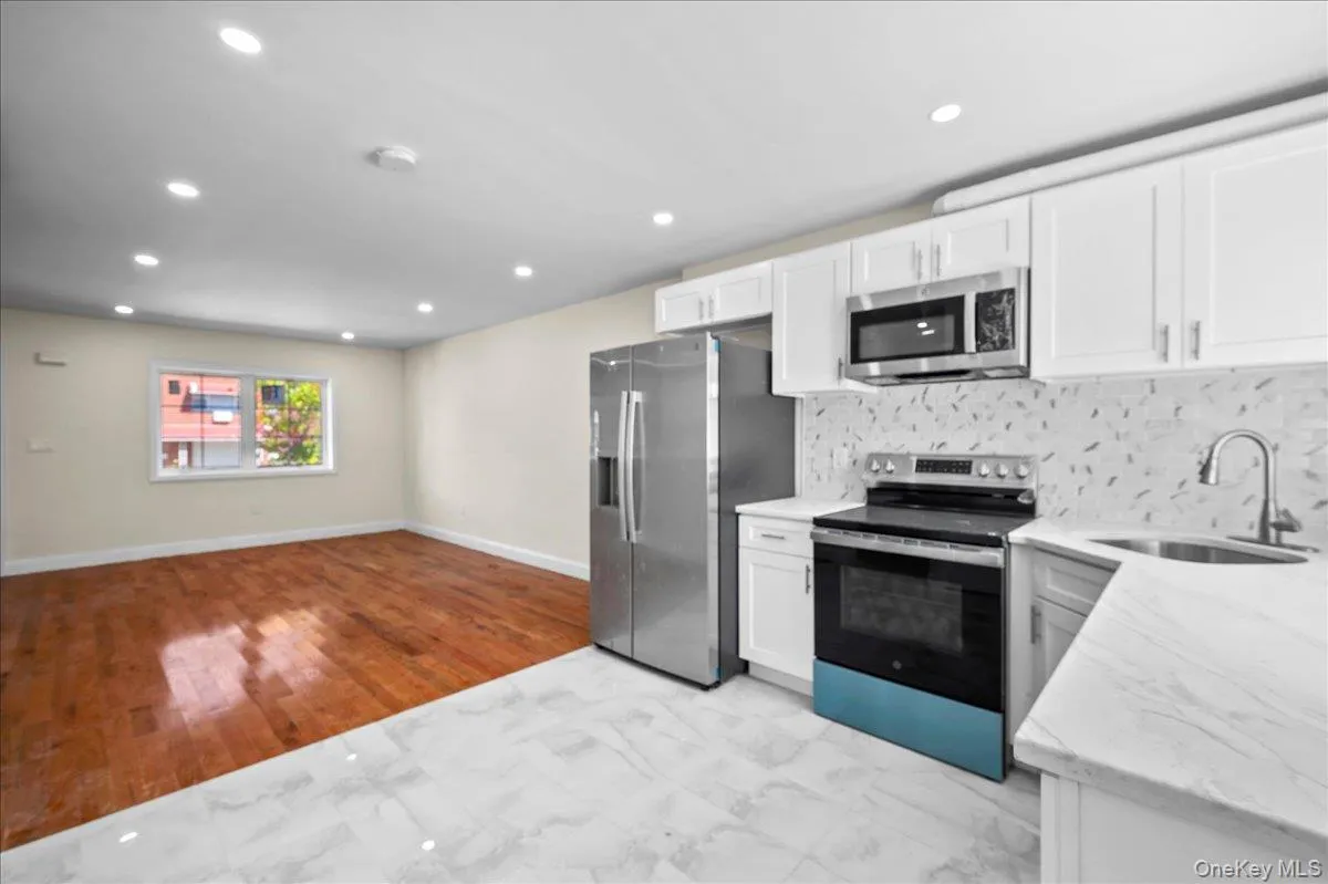 1302 223rd Street, New York, NY, 3 Bedrooms Bedrooms, 5 Rooms Rooms,2 BathroomsBathrooms,Residential,For Rent,223rd,0,1046142 1302 223rd Street, New York, NY, 3 Bedrooms Bedrooms, 5 Rooms Rooms,2 BathroomsBathrooms,Residential,For Rent,223rd,0,1046142
