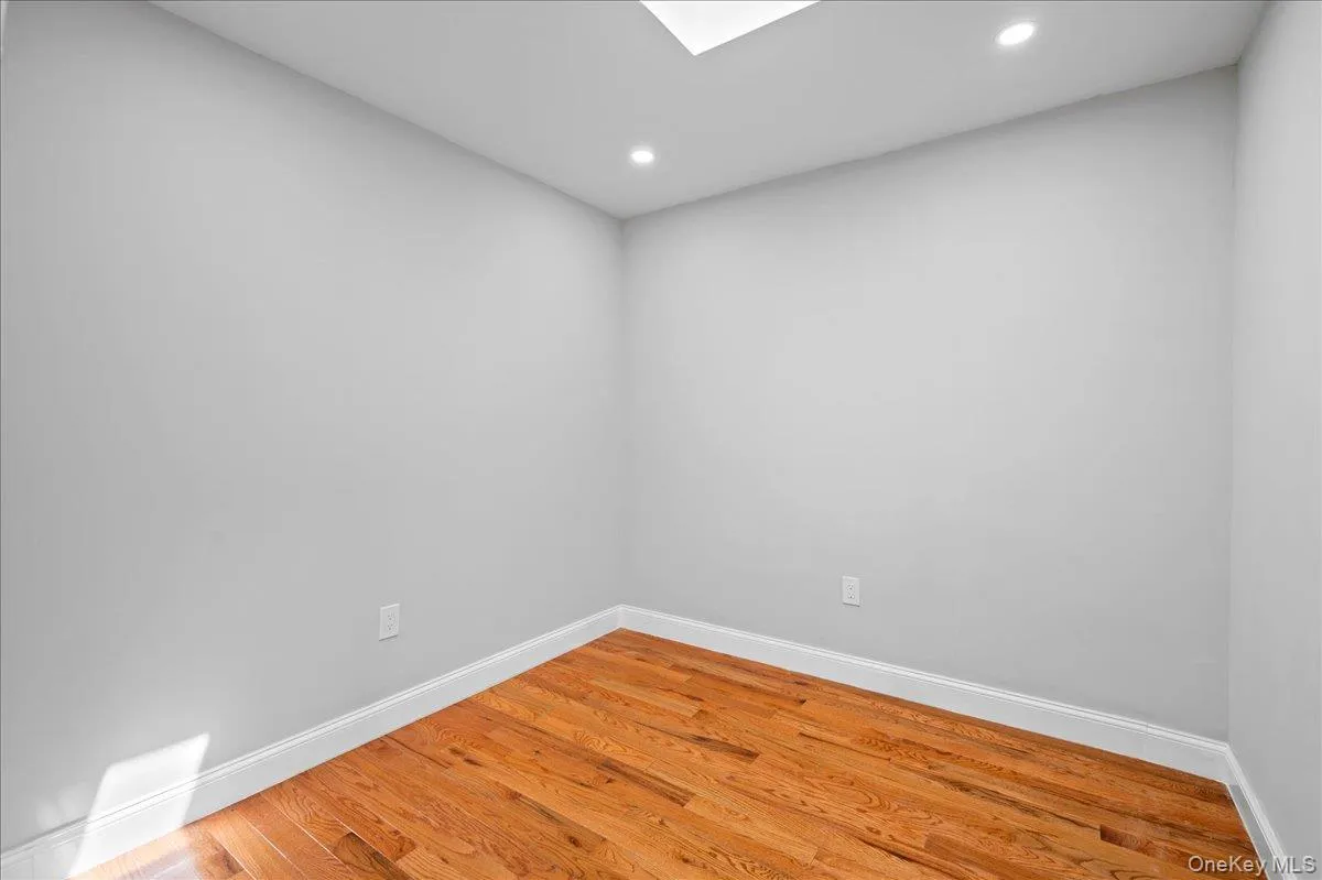 1302 223rd Street, New York, NY, 3 Bedrooms Bedrooms, 5 Rooms Rooms,2 BathroomsBathrooms,Residential,For Rent,223rd,0,1046142 1302 223rd Street, New York, NY, 3 Bedrooms Bedrooms, 5 Rooms Rooms,2 BathroomsBathrooms,Residential,For Rent,223rd,0,1046142