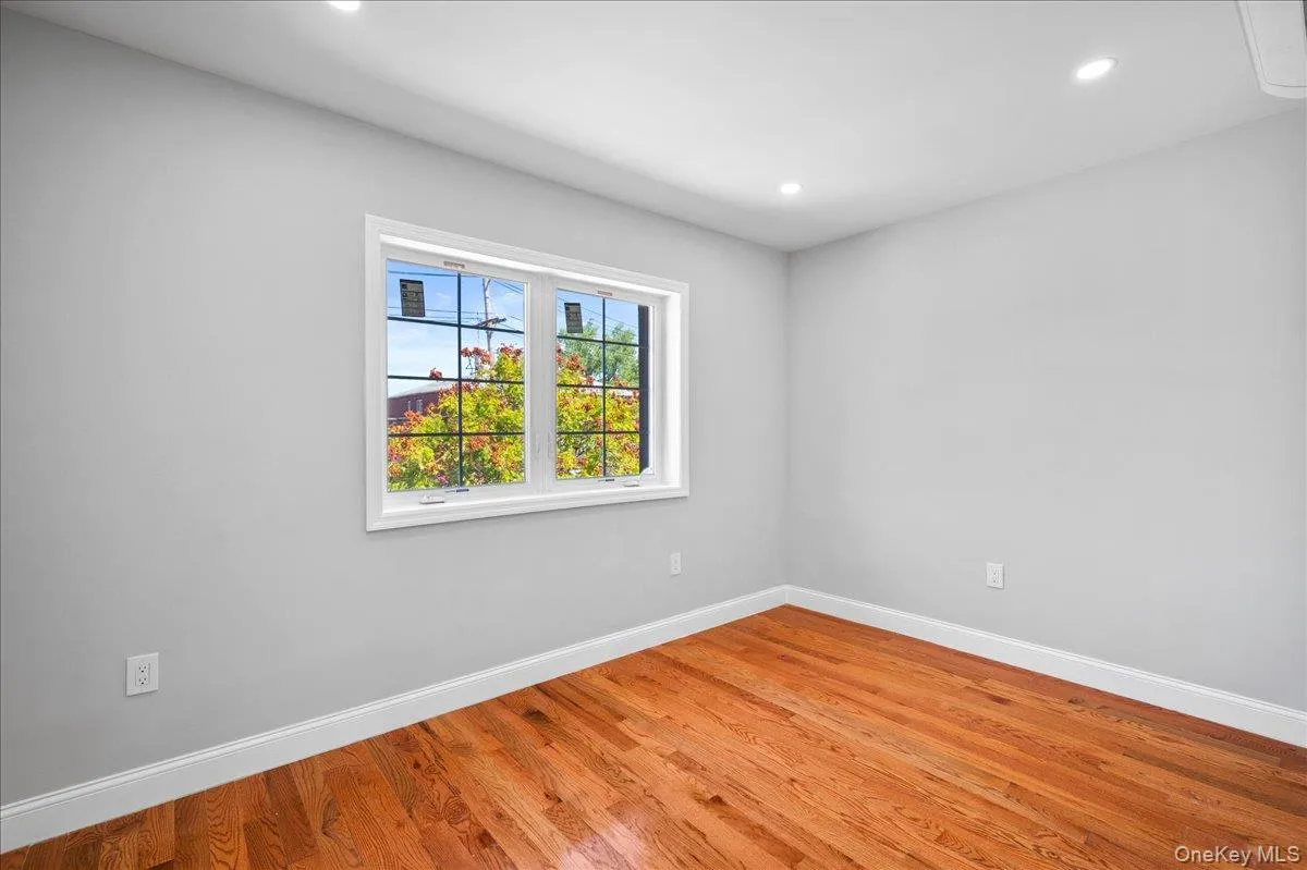 1302 223rd Street, New York, NY, 3 Bedrooms Bedrooms, 5 Rooms Rooms,2 BathroomsBathrooms,Residential,For Rent,223rd,0,1046142 1302 223rd Street, New York, NY, 3 Bedrooms Bedrooms, 5 Rooms Rooms,2 BathroomsBathrooms,Residential,For Rent,223rd,0,1046142