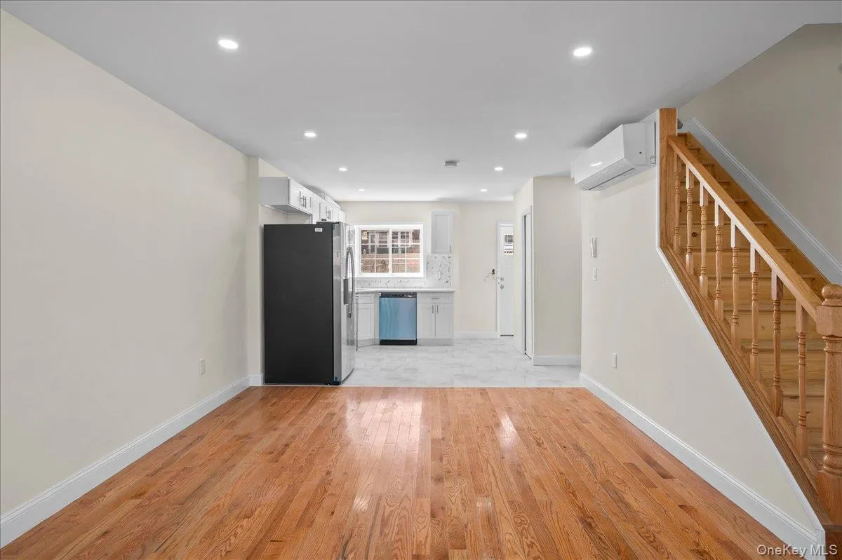 1302 223rd Street, New York, NY, 3 Bedrooms Bedrooms, 5 Rooms Rooms,2 BathroomsBathrooms,Residential,For Rent,223rd,0,1046142 1302 223rd Street, New York, NY, 3 Bedrooms Bedrooms, 5 Rooms Rooms,2 BathroomsBathrooms,Residential,For Rent,223rd,0,1046142