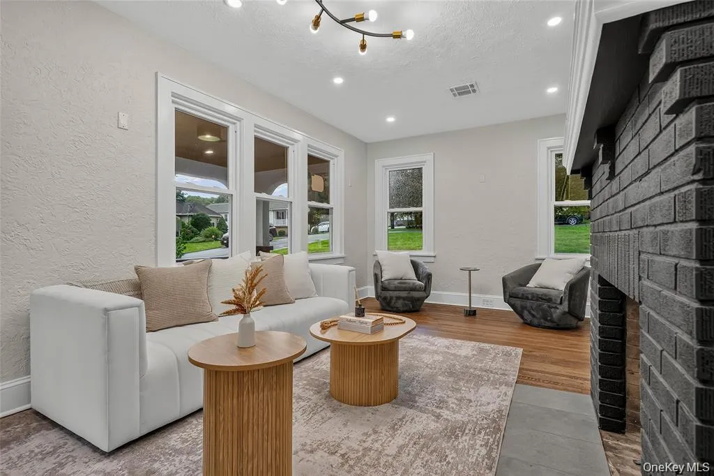 16 Maple Avenue, Clarkstown, NY, 4 Bedrooms Bedrooms, 9 Rooms Rooms,2 BathroomsBathrooms,Residential,For Rent,Maple,0,1046144 16 Maple Avenue, Clarkstown, NY, 4 Bedrooms Bedrooms, 9 Rooms Rooms,2 BathroomsBathrooms,Residential,For Rent,Maple,0,1046144