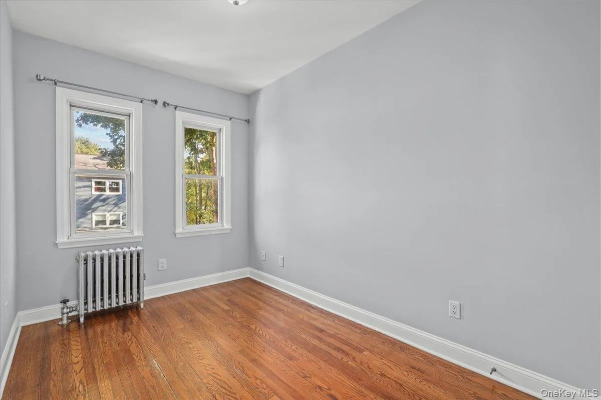 512 Sixth Avenue, Pelham, NY, 3 Bedroom Bedrooms, 6 Room Rooms,1 BathroomBathrooms,Residential Lease,For Rent,Sixth,0,1046155 512 Sixth Avenue, Pelham, NY, 3 Bedroom Bedrooms, 6 Room Rooms,1 BathroomBathrooms,Residential Lease,For Rent,Sixth,0,1046155