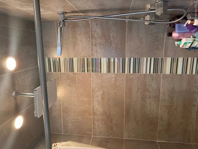 bathroom bathroom