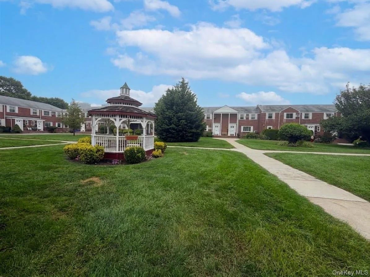 7231 Little Neck Parkway, New York, NY, 2 Bedrooms Bedrooms, 4 Rooms Rooms,1 BathroomBathrooms,Residential Lease,For Rent,Little Neck,0,1046165 7231 Little Neck Parkway, New York, NY, 2 Bedrooms Bedrooms, 4 Rooms Rooms,1 BathroomBathrooms,Residential Lease,For Rent,Little Neck,0,1046165