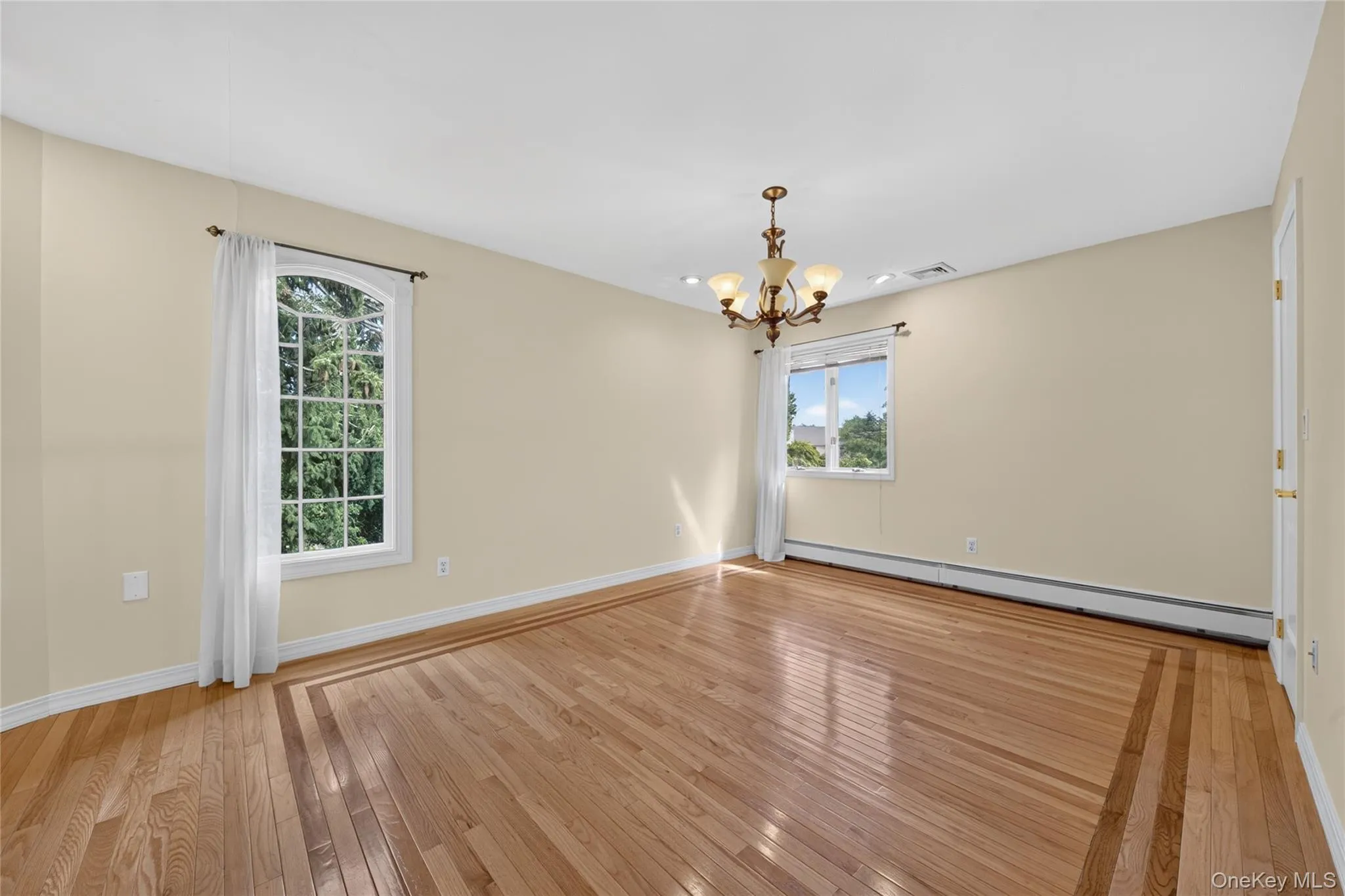 3 Pond Ridge Road, Oyster Bay, NY, 4 Bedrooms Bedrooms, 7 Rooms Rooms,3 BathroomsBathrooms,Residential Lease,For Rent,Pond Ridge,0,1046174 3 Pond Ridge Road, Oyster Bay, NY, 4 Bedrooms Bedrooms, 7 Rooms Rooms,3 BathroomsBathrooms,Residential Lease,For Rent,Pond Ridge,0,1046174
