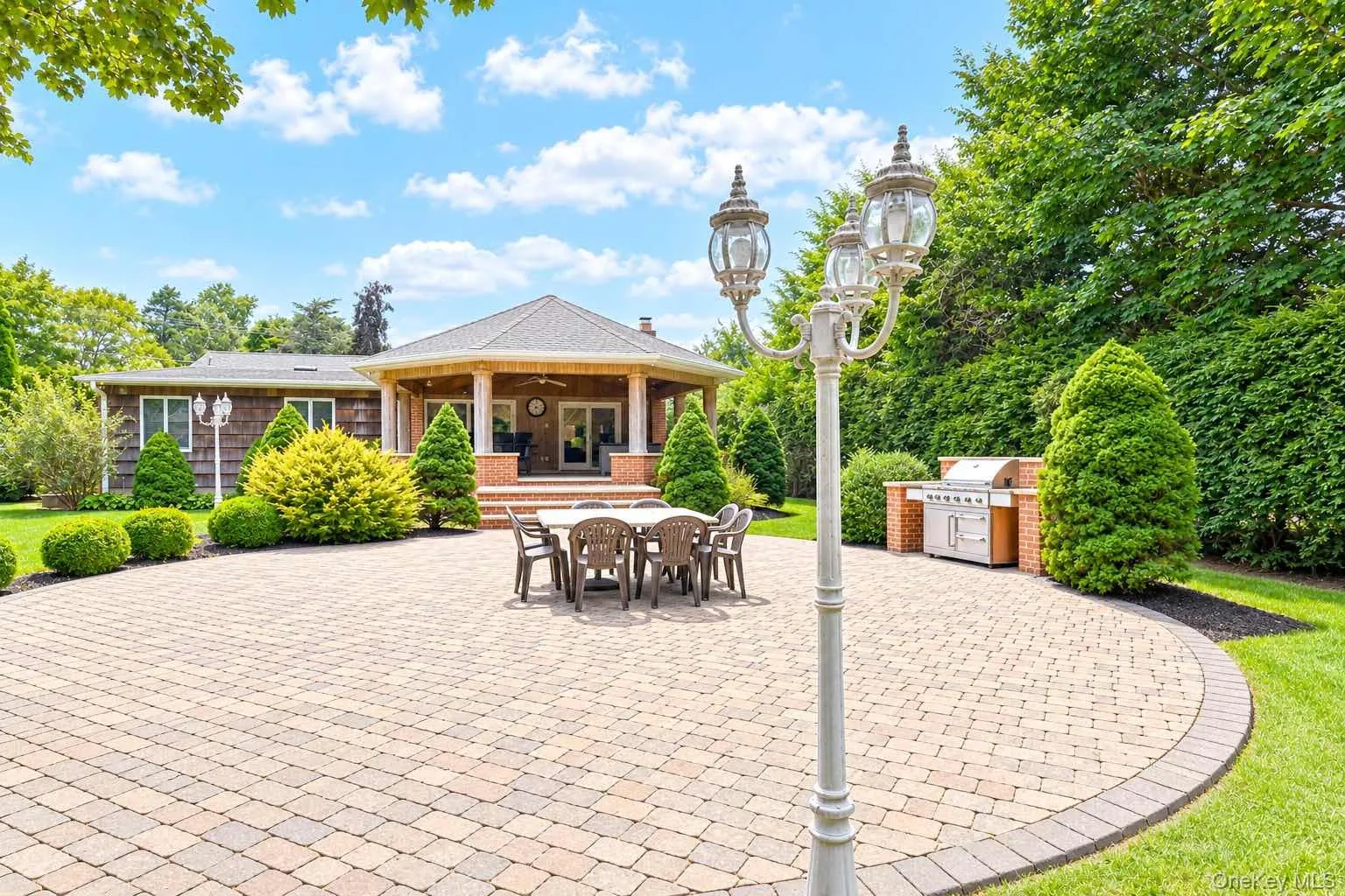 88 Dix Highway, Huntington, NY, 4 Bedrooms Bedrooms, 10 Rooms Rooms,3 BathroomsBathrooms,Residential,For Rent,Dix,0,1046178 88 Dix Highway, Huntington, NY, 4 Bedrooms Bedrooms, 10 Rooms Rooms,3 BathroomsBathrooms,Residential,For Rent,Dix,0,1046178