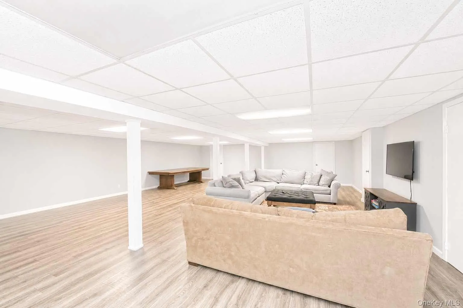 88 Dix Highway, Huntington, NY, 4 Bedrooms Bedrooms, 10 Rooms Rooms,3 BathroomsBathrooms,Residential,For Rent,Dix,0,1046178 88 Dix Highway, Huntington, NY, 4 Bedrooms Bedrooms, 10 Rooms Rooms,3 BathroomsBathrooms,Residential,For Rent,Dix,0,1046178