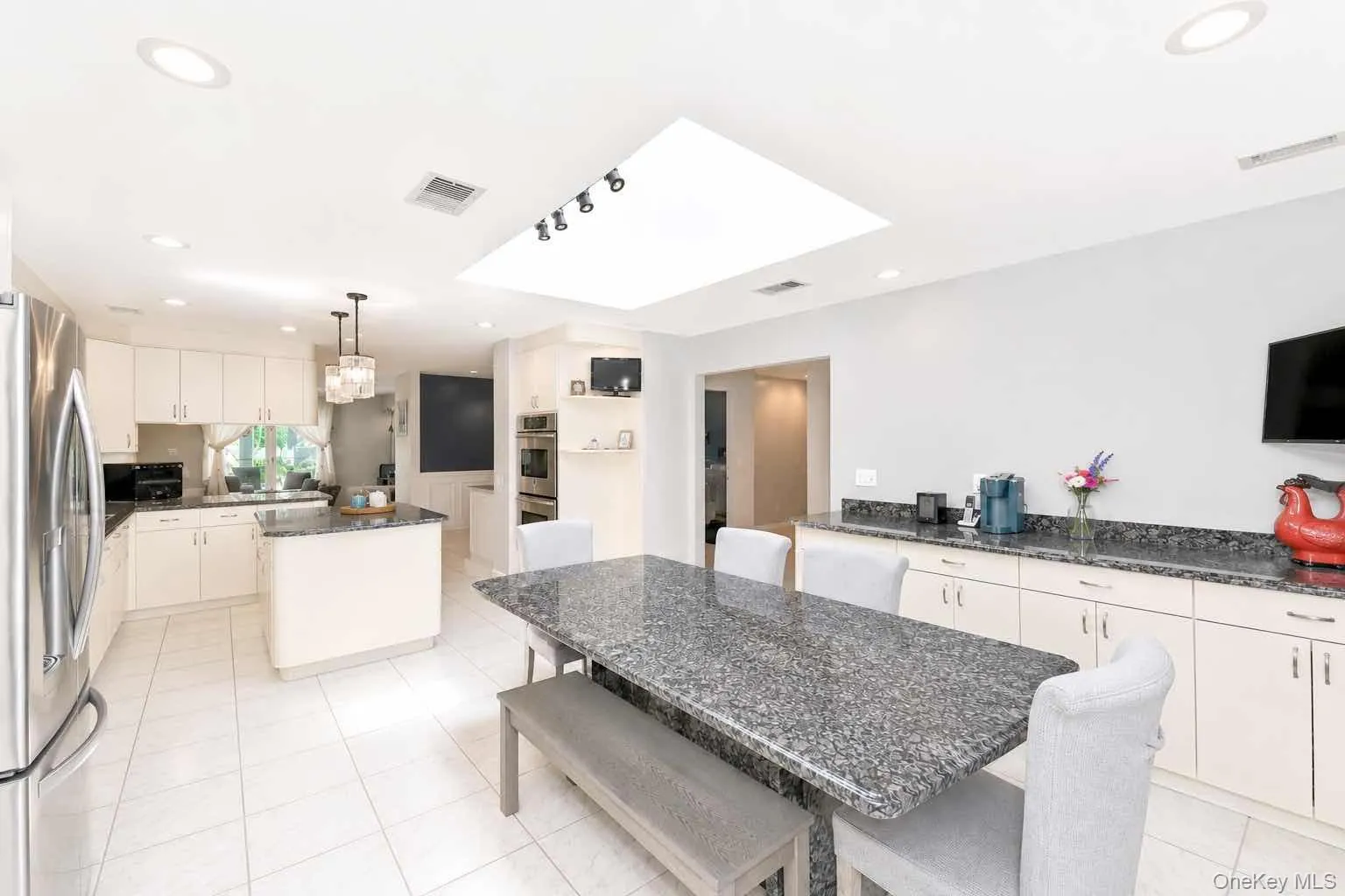 88 Dix Highway, Huntington, NY, 4 Bedrooms Bedrooms, 10 Rooms Rooms,3 BathroomsBathrooms,Residential,For Rent,Dix,0,1046178 88 Dix Highway, Huntington, NY, 4 Bedrooms Bedrooms, 10 Rooms Rooms,3 BathroomsBathrooms,Residential,For Rent,Dix,0,1046178