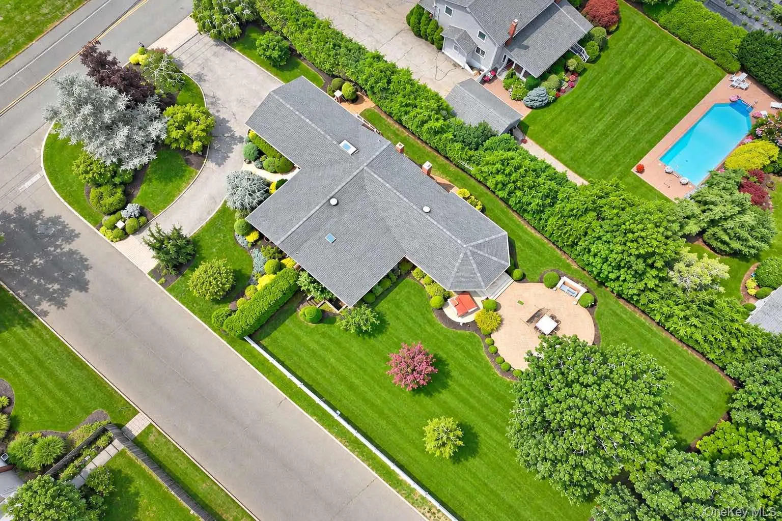 88 Dix Highway, Huntington, NY, 4 Bedrooms Bedrooms, 10 Rooms Rooms,3 BathroomsBathrooms,Residential,For Rent,Dix,0,1046178 88 Dix Highway, Huntington, NY, 4 Bedrooms Bedrooms, 10 Rooms Rooms,3 BathroomsBathrooms,Residential,For Rent,Dix,0,1046178