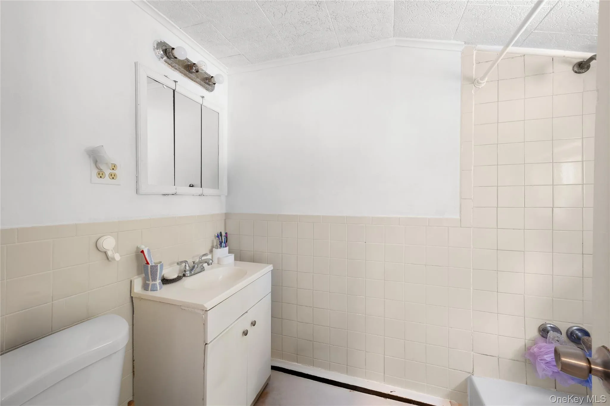 65 Carr Lane, Brookhaven, NY, 5 Bedrooms Bedrooms, 8 Rooms Rooms,2 BathroomsBathrooms,Residential,For Rent,Carr,0,1046182 65 Carr Lane, Brookhaven, NY, 5 Bedrooms Bedrooms, 8 Rooms Rooms,2 BathroomsBathrooms,Residential,For Rent,Carr,0,1046182