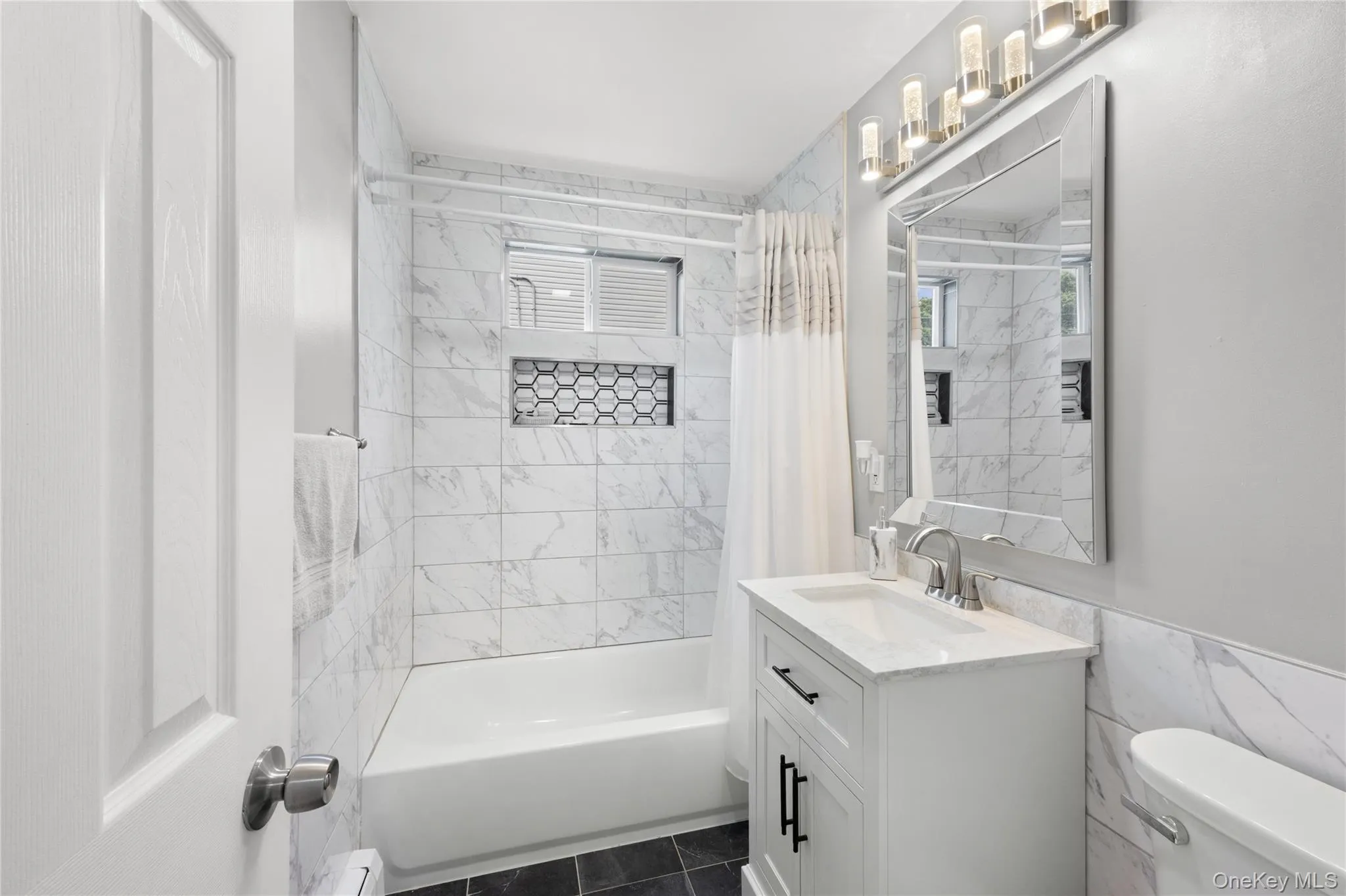 65 Carr Lane, Brookhaven, NY, 5 Bedrooms Bedrooms, 8 Rooms Rooms,2 BathroomsBathrooms,Residential,For Rent,Carr,0,1046182 65 Carr Lane, Brookhaven, NY, 5 Bedrooms Bedrooms, 8 Rooms Rooms,2 BathroomsBathrooms,Residential,For Rent,Carr,0,1046182