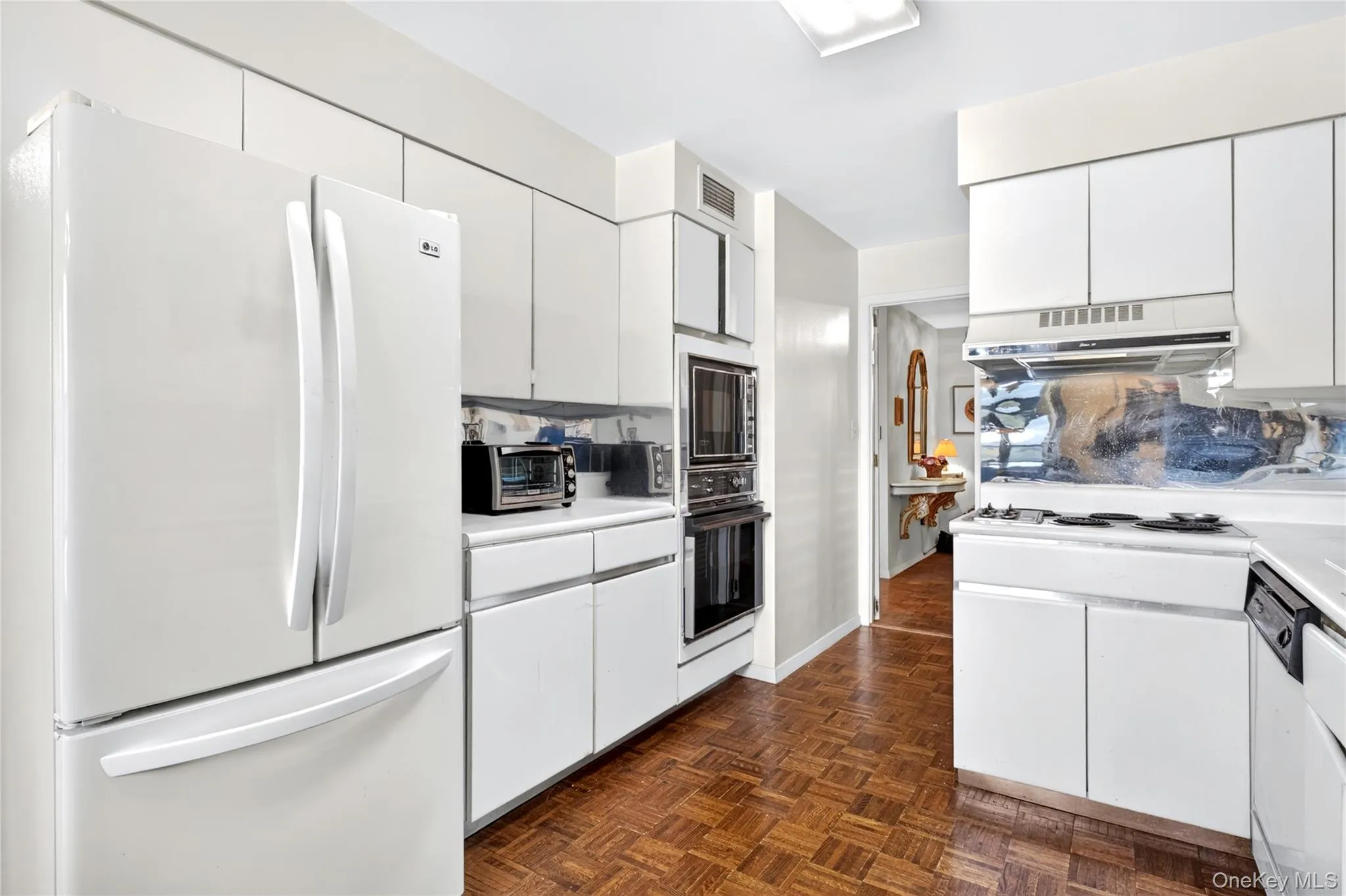 12 Bond Street, North Hempstead, NY, 2 Bedrooms Bedrooms, 5 Rooms Rooms,2 BathroomsBathrooms,Residential,For Rent,Bond,0,1046189 12 Bond Street, North Hempstead, NY, 2 Bedrooms Bedrooms, 5 Rooms Rooms,2 BathroomsBathrooms,Residential,For Rent,Bond,0,1046189