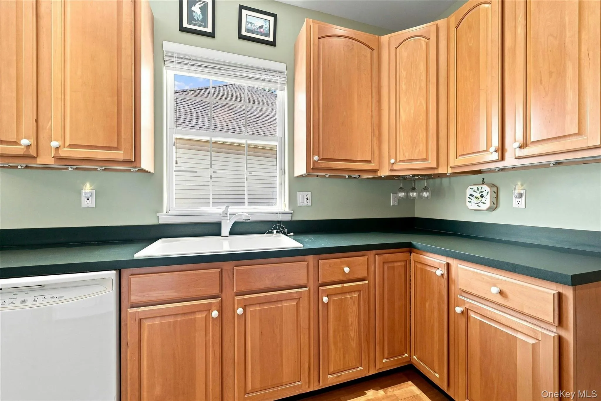 477 Leisure Drive, Brookhaven, NY, 2 Bedrooms Bedrooms, 5 Rooms Rooms,2 BathroomsBathrooms,Residential,For Rent,Leisure,0,1046192 477 Leisure Drive, Brookhaven, NY, 2 Bedrooms Bedrooms, 5 Rooms Rooms,2 BathroomsBathrooms,Residential,For Rent,Leisure,0,1046192